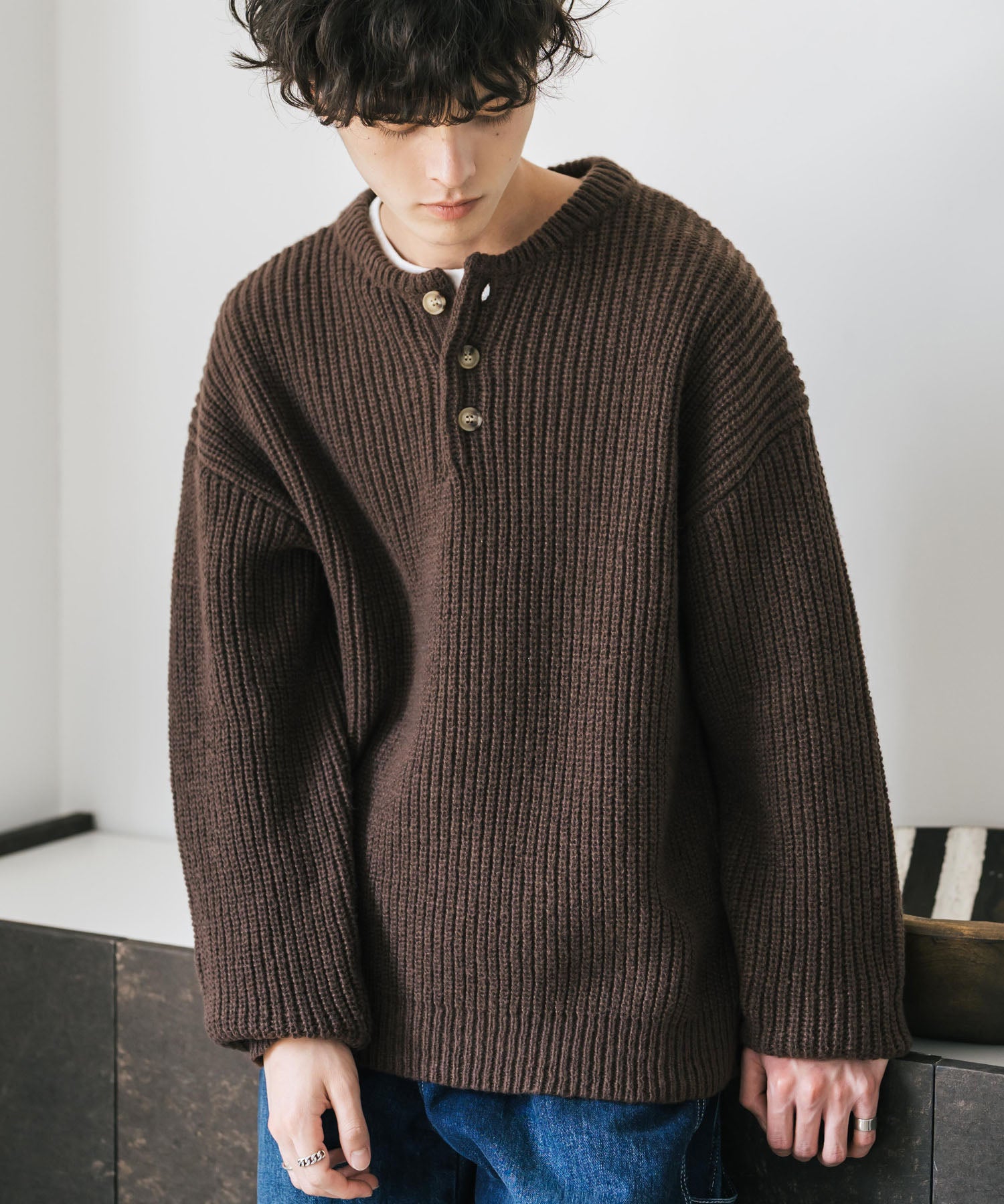 ロッキーモンロー Rocky Monroe ニット セーター 無地 長袖 メンズ レディース 畦編み オーバーサイズ ボリュームニット ヘンリーネック カジュアル きれいめ ウォッシャブル 14554 （オフ） オフ