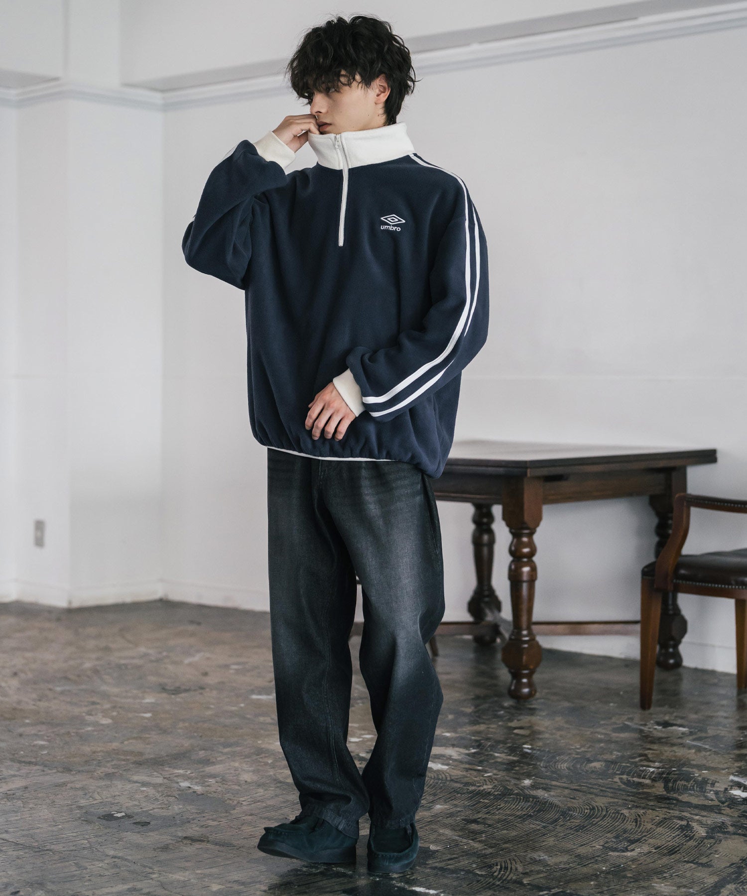 ロッキーモンロー Rocky Monroe UMBRO アンブロ フリース ハーフジップ 長袖 メンズ レディース トレーナー オーバーサイズ ロゴ刺繍 サイドライン ハイネック 別注 14946 （ネイビー） ネイビー