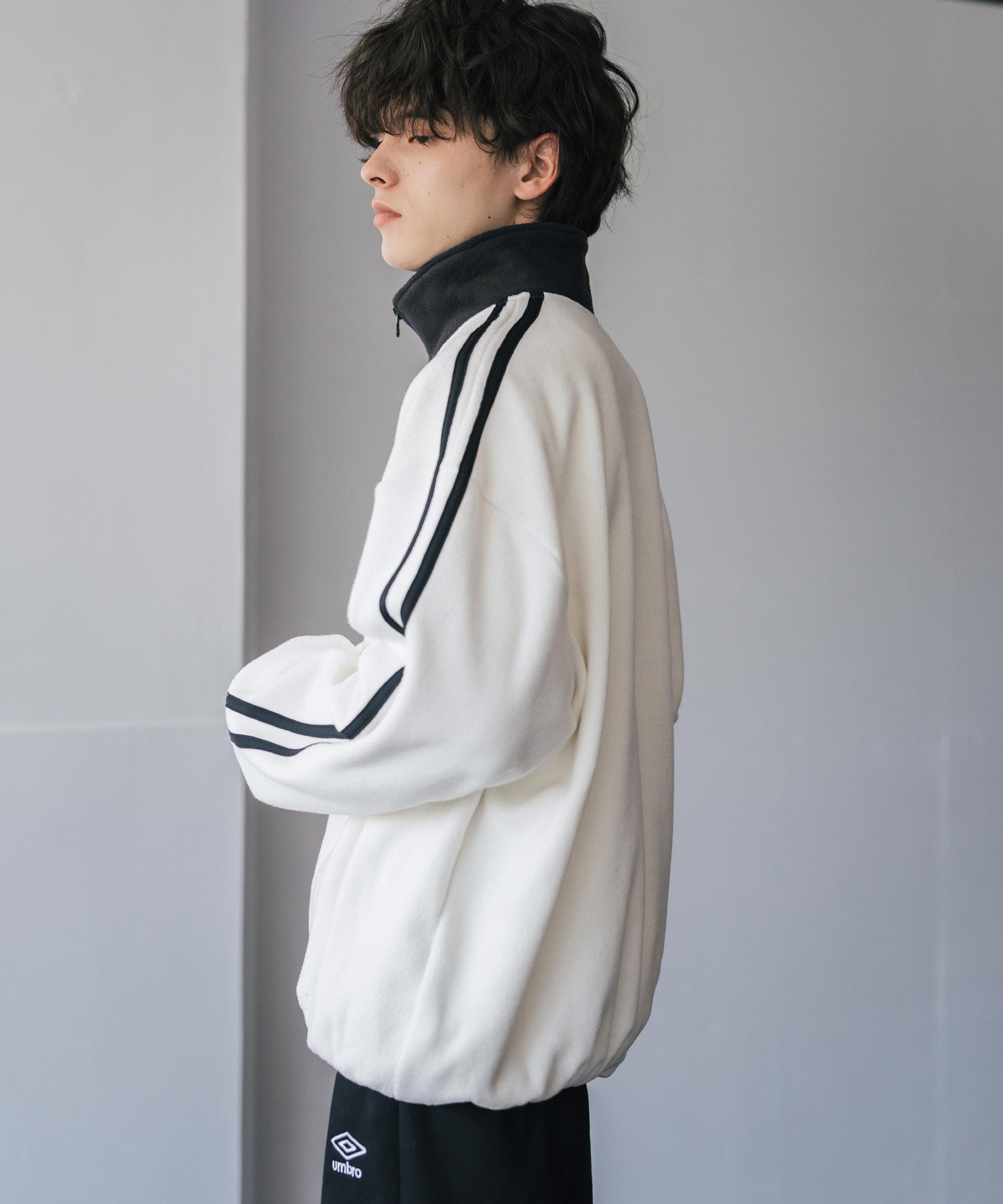 ロッキーモンロー Rocky Monroe UMBRO アンブロ フリース ハーフジップ 長袖 メンズ レディース トレーナー オーバーサイズ ロゴ刺繍 サイドライン ハイネック 別注 14946 （ネイビー） ネイビー