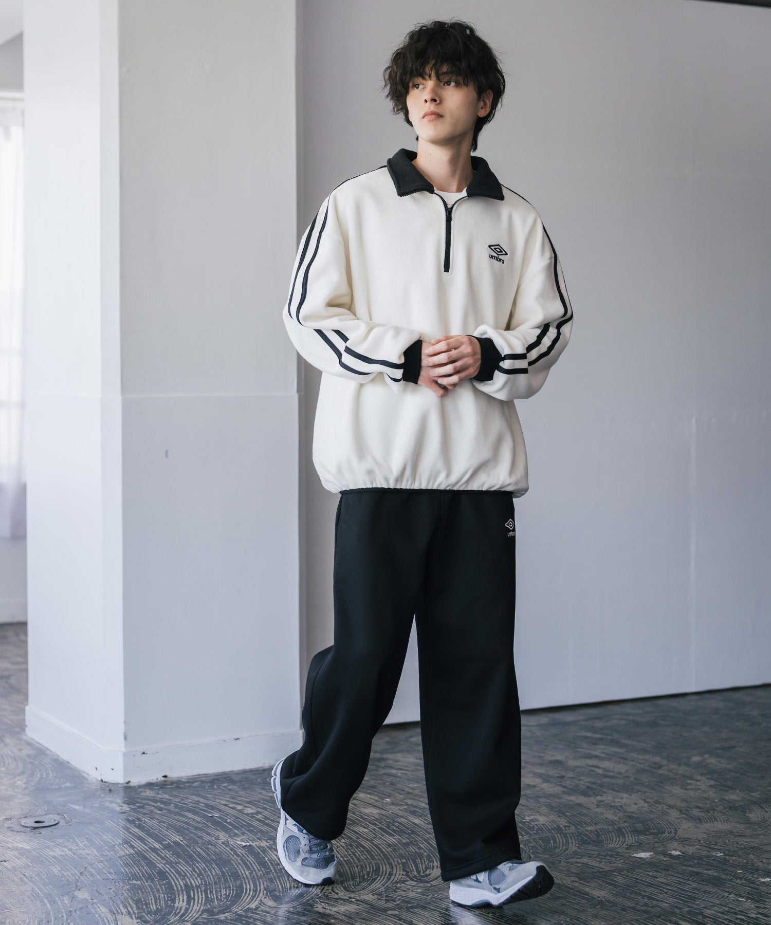 ロッキーモンロー Rocky Monroe UMBRO アンブロ フリース ハーフジップ 長袖 メンズ レディース トレーナー オーバーサイズ ロゴ刺繍 サイドライン ハイネック 別注 14946 （ネイビー） ネイビー