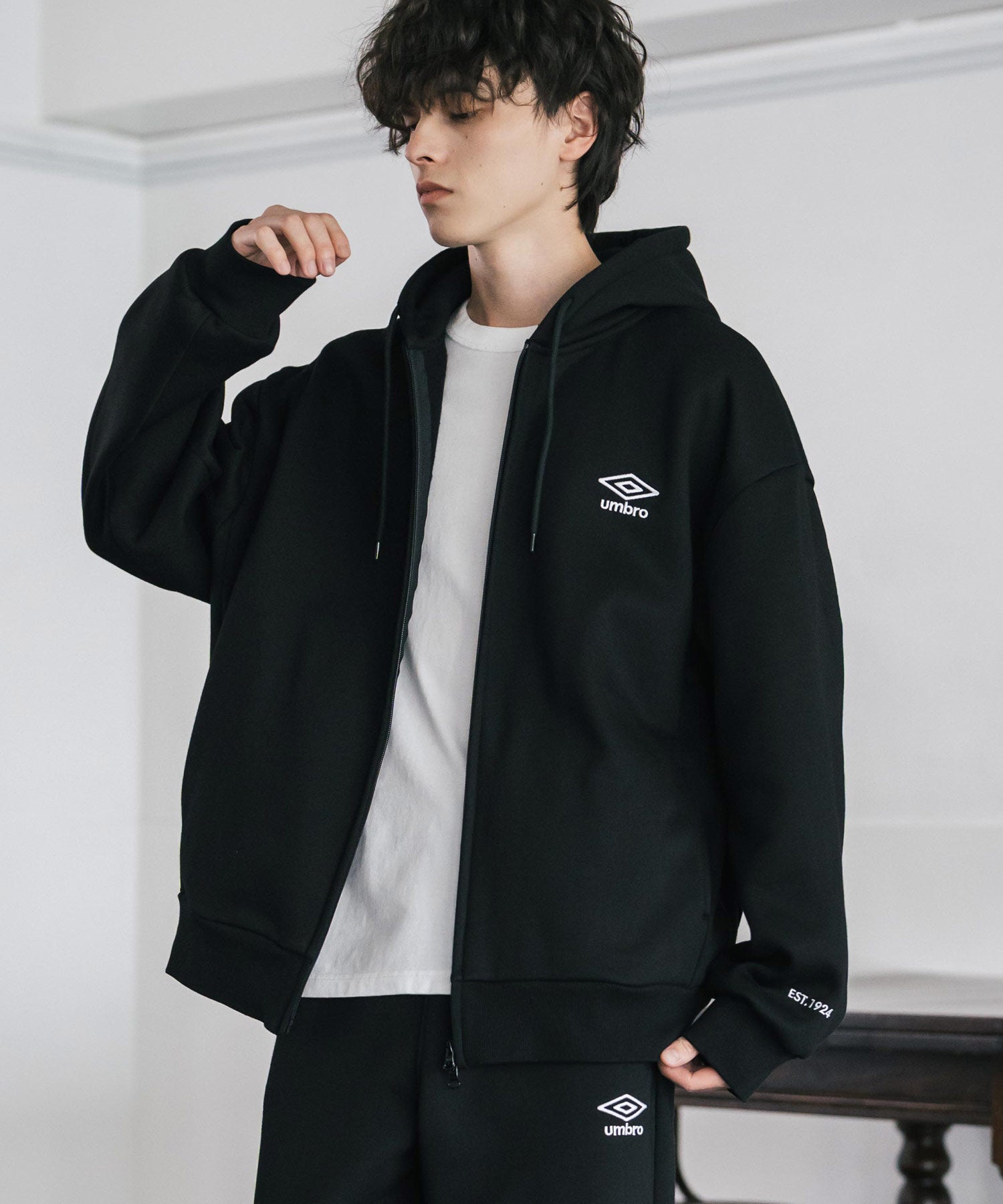 ロッキーモンロー Rocky Monroe UMBRO アンブロ ジップパーカー 裏起毛 長袖 メンズ スウェット フーディー ライトアウター オーバーサイズ あたたかい ロゴ刺繍 別注 14943 （チャコール） チャコール