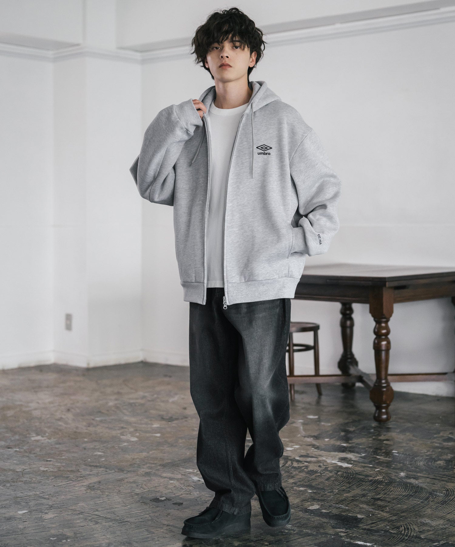 ロッキーモンロー Rocky Monroe UMBRO アンブロ ジップパーカー 裏起毛 長袖 メンズ スウェット フーディー ライトアウター オーバーサイズ あたたかい ロゴ刺繍 別注 14943 （チャコール） チャコール