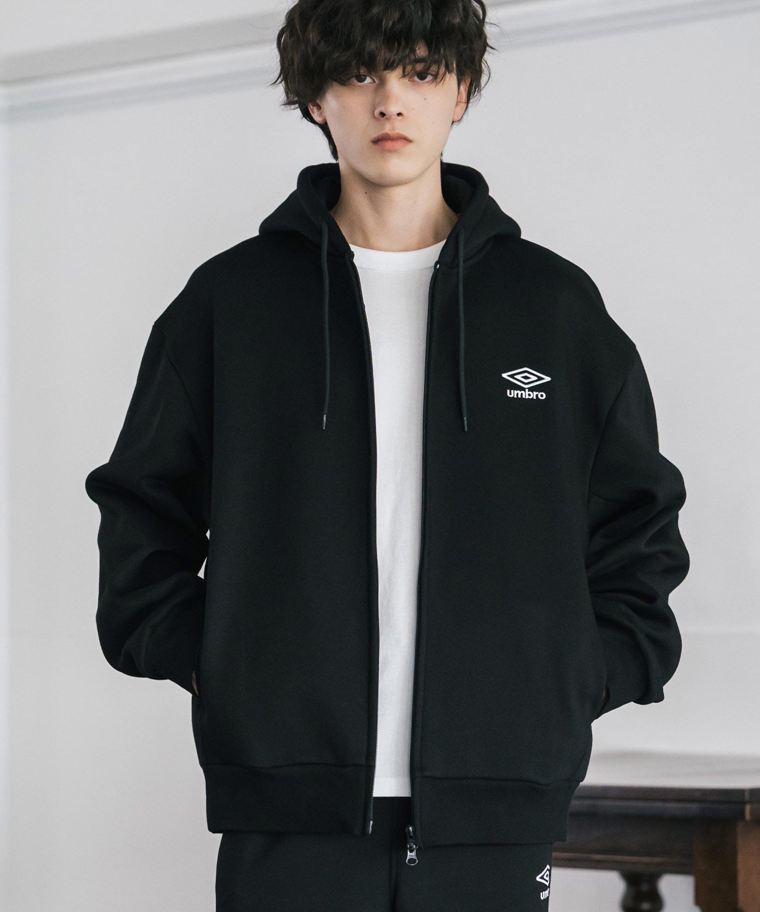 ロッキーモンロー Rocky Monroe UMBRO アンブロ ジップパーカー 裏起毛 長袖 メンズ スウェット フーディー ライトアウター オーバーサイズ あたたかい ロゴ刺繍 別注 14943 （ブラック） ブラック