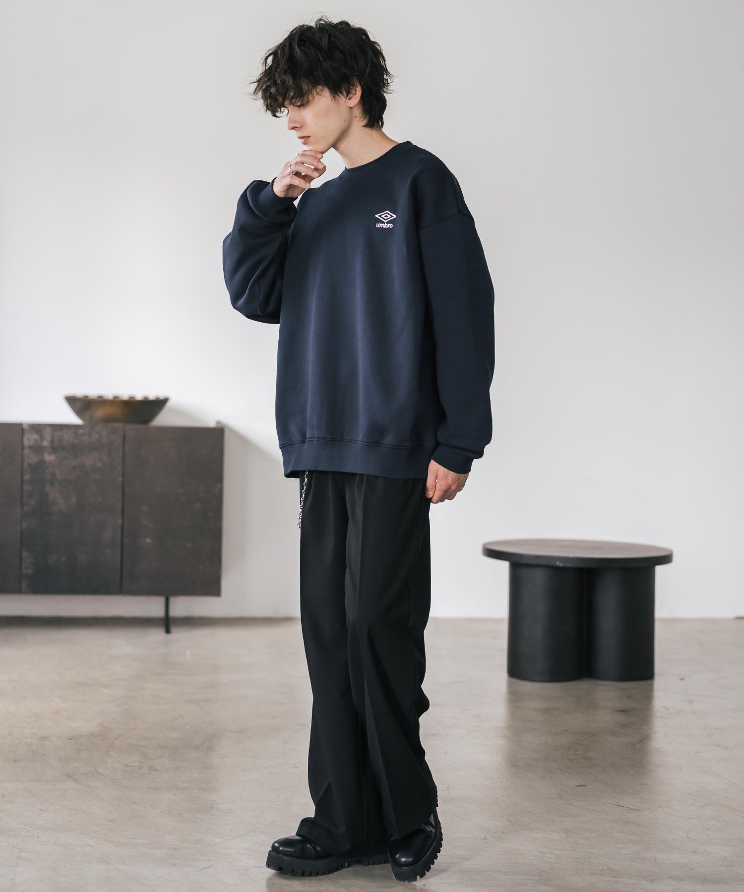 ロッキーモンロー Rocky Monroe UMBRO アンブロ スウェット 裏起毛 長袖 メンズ レディース トレーナー オーバーサイズ ワンポイント ロゴ刺繍 別注 カジュアル ストリート 14940 （チャコール） チャコール