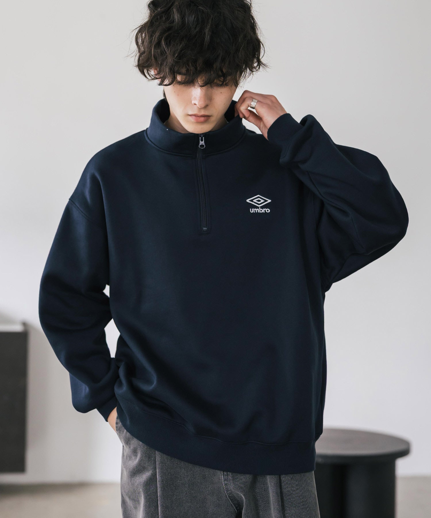 ロッキーモンロー Rocky Monroe UMBRO アンブロ スウェット 裏起毛 長袖 メンズ レディース トレーナー ハーフジップ プルオーバー オーバーサイズ ロゴ刺繍 別注コラボ 14942 （杢グレー） 杢グレー