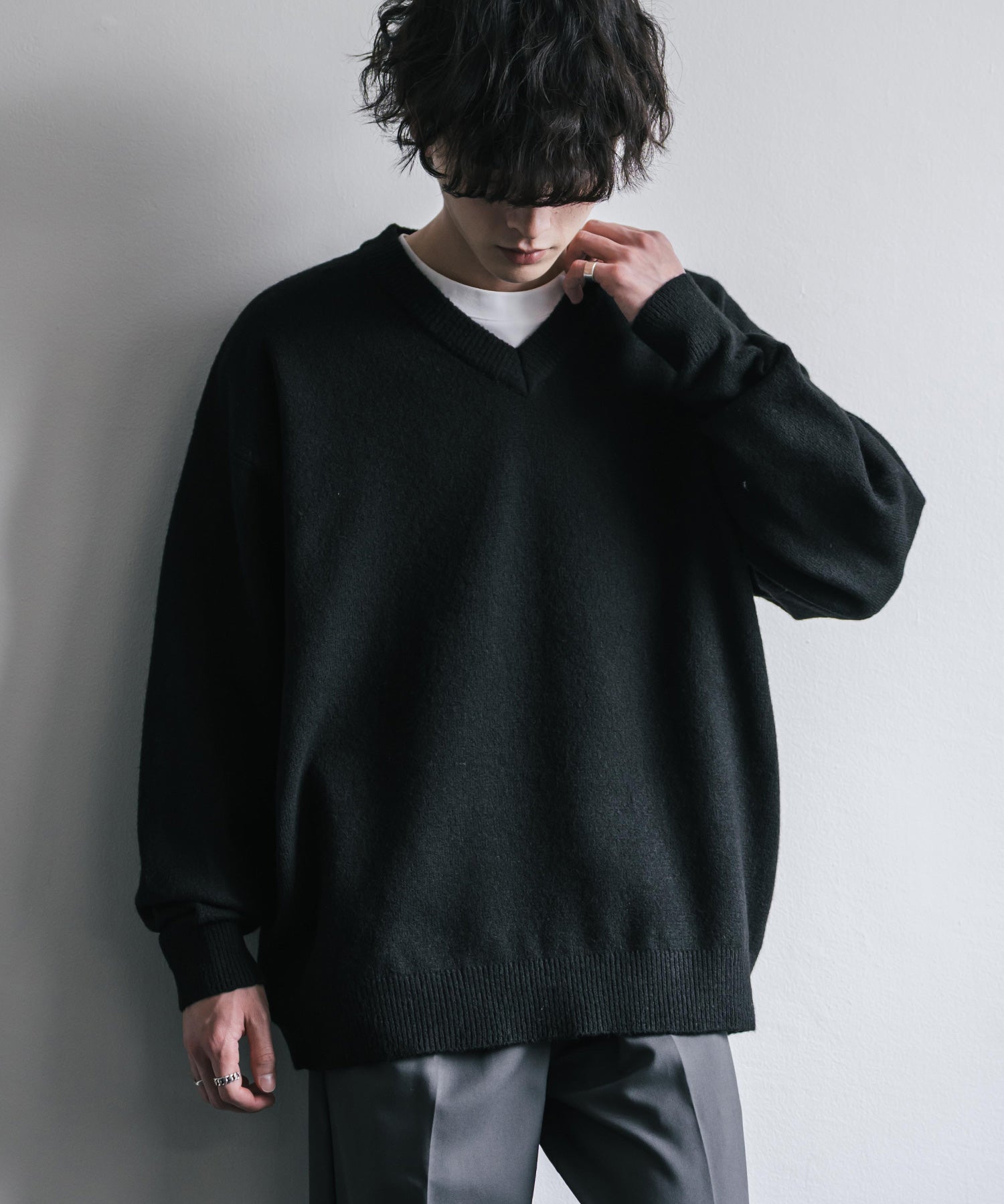 ロッキーモンロー Rocky Monroe ニット セーター 無地 メンズ レディース Vネック 長袖 天竺編み ウール混 メランジ オーバーサイズ リラックス プルオーバー 暖かい 秋冬 14715 （オフ） オフ