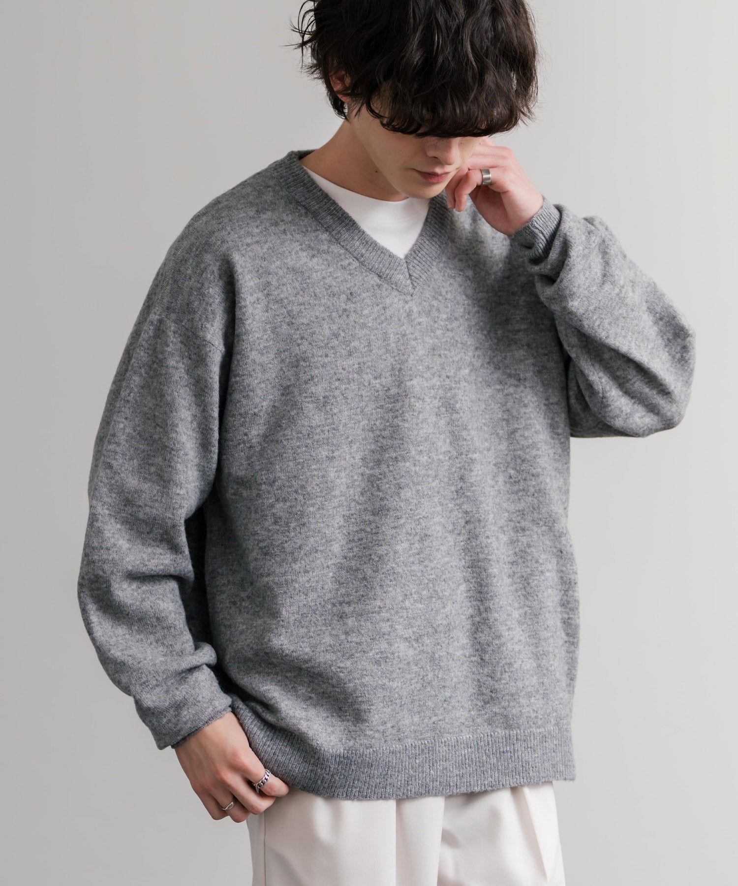 ロッキーモンロー Rocky Monroe ニット セーター 無地 メンズ レディース Vネック 長袖 天竺編み ウール混 メランジ オーバーサイズ リラックス プルオーバー 暖かい 秋冬 14715 （オフ） オフ