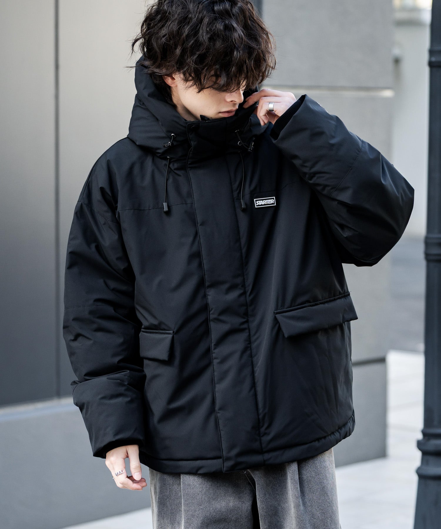 ロッキーモンロー Rocky Monroe ファイバーダウンジャケット 中綿 アウター フードジャケット メンズ レディース ブルゾン ロゴ 刺繍 STARTER BLACK LABEL 15013 （グレー） グレー