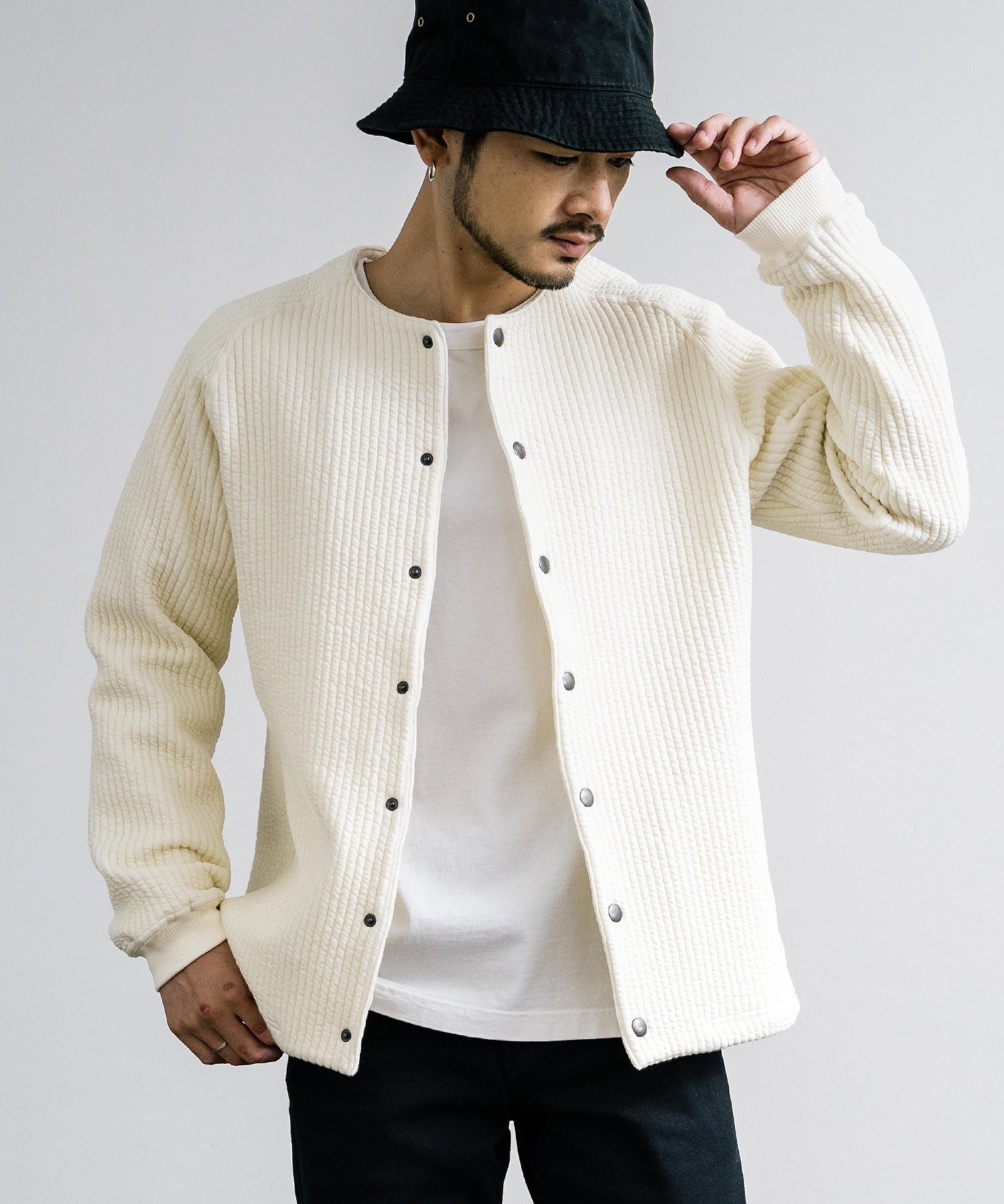 ロッキーモンロー Rocky Monroe ノーカラージャケット ブルゾン キルティングライナー メンズ カーディガン クロス ケーブル 国産 Upscape Audience AUD7330 15388 （オフアイボリー） オフアイボリー