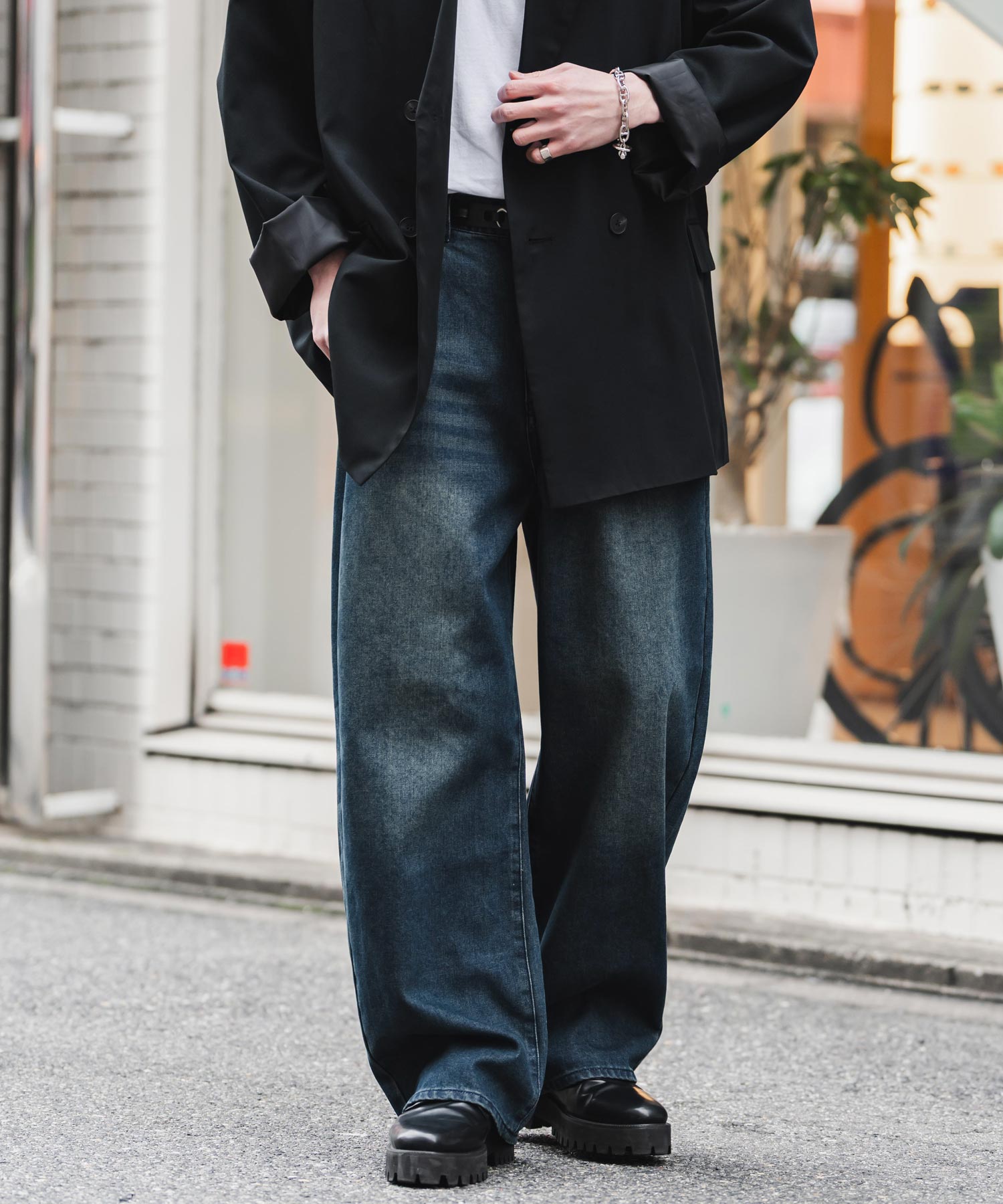 ロッキーモンロー Rocky Monroe カーブデニム バレルレッグ ワイドテーパード メンズ レディース ジーパン ジーンズ リラックス ゆったり ゆるパン ルーズ ユーズド ヒゲ加工 15377 （ブルー(ケミカル)） ブルー(ケミカル)