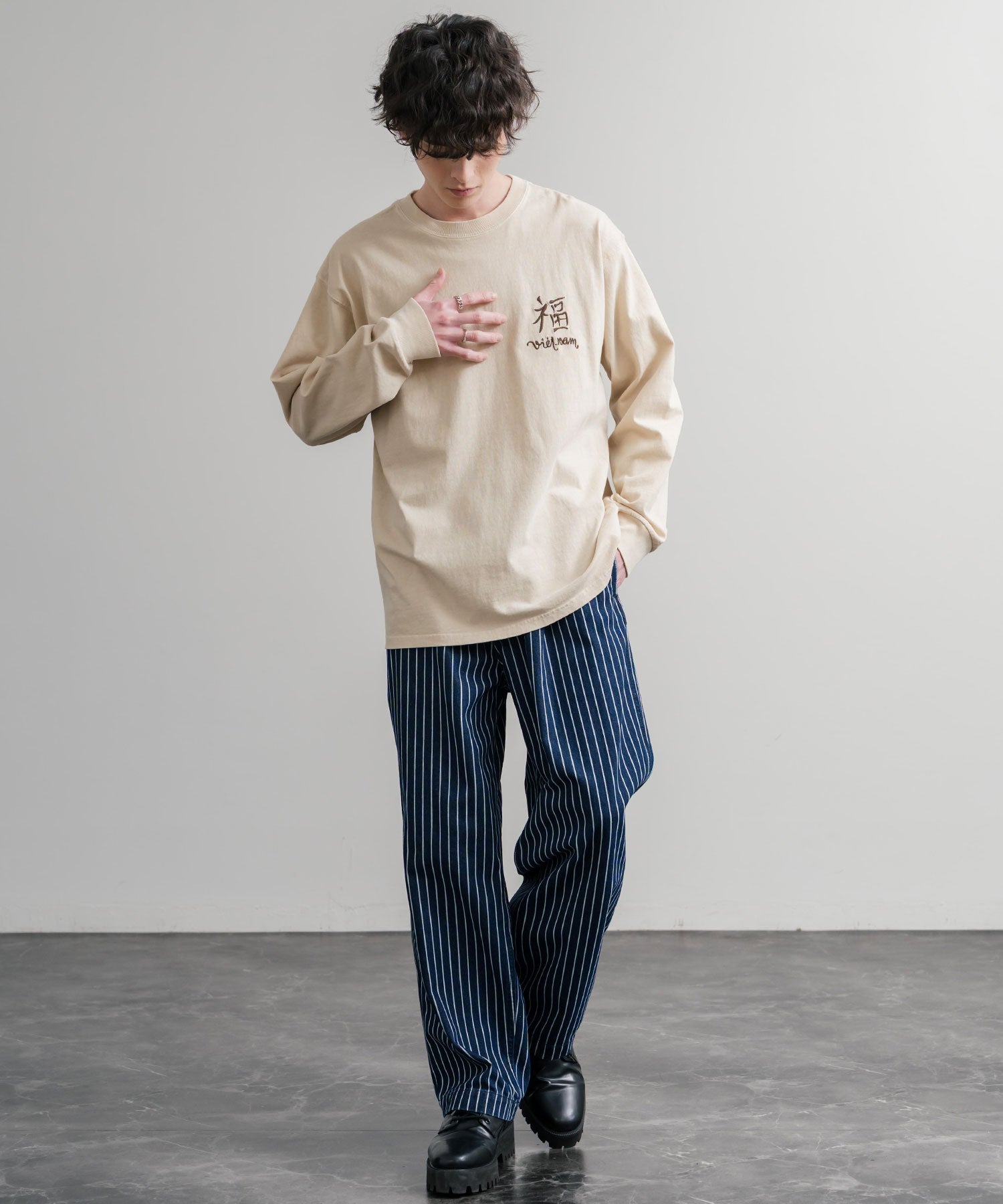 ロッキーモンロー Rocky Monroe カットソー 長袖 Tシャツ メンズ レディース ロンT 刺繍 プリント オーバーサイズ クルーネック 虎 KRIFF MAYER 2537203 15603 （17.チャコール） 17.チャコール