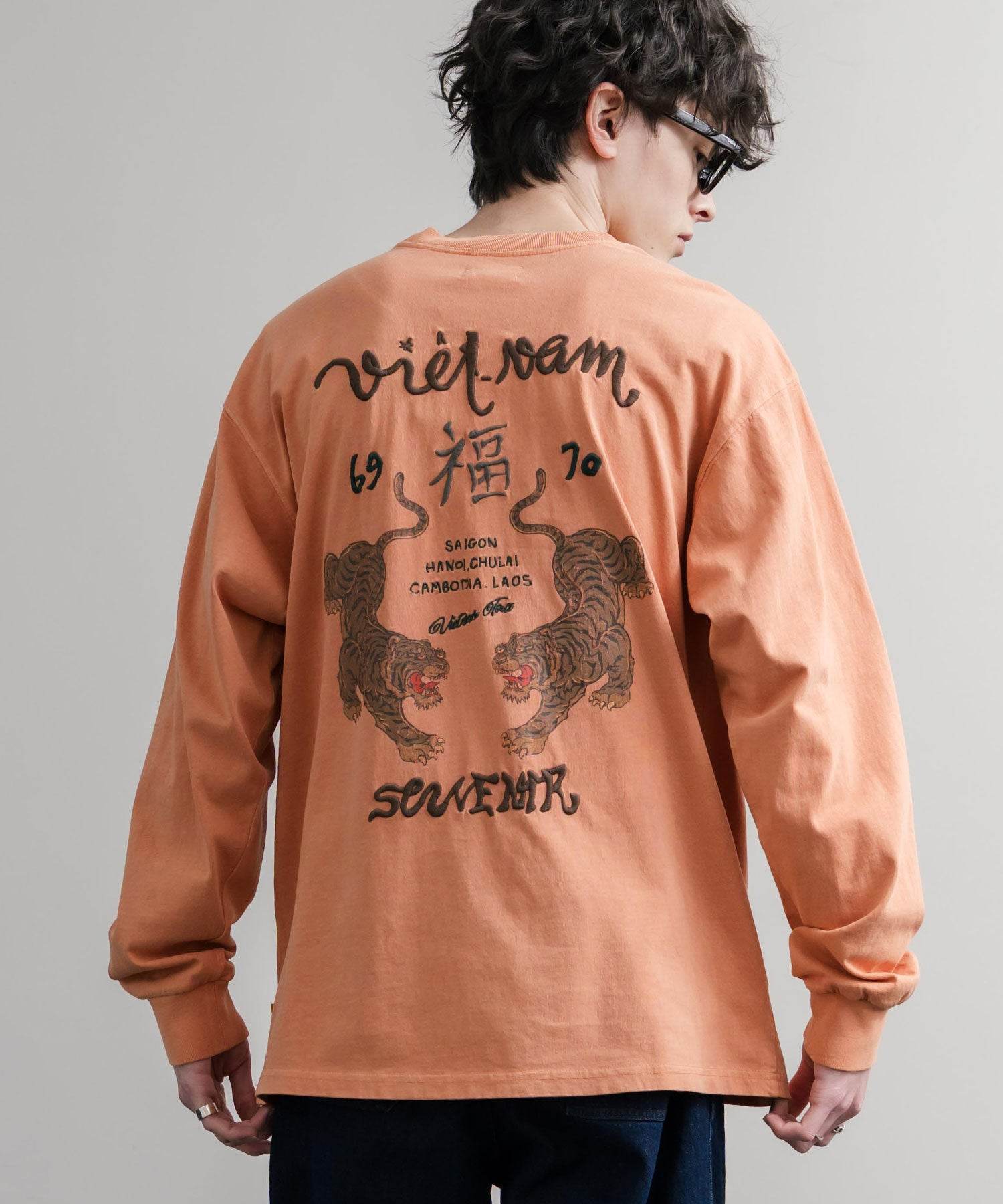 ロッキーモンロー Rocky Monroe カットソー 長袖 Tシャツ メンズ レディース ロンT 刺繍 プリント オーバーサイズ クルーネック 虎 KRIFF MAYER 2537203 15603 （17.チャコール） 17.チャコール