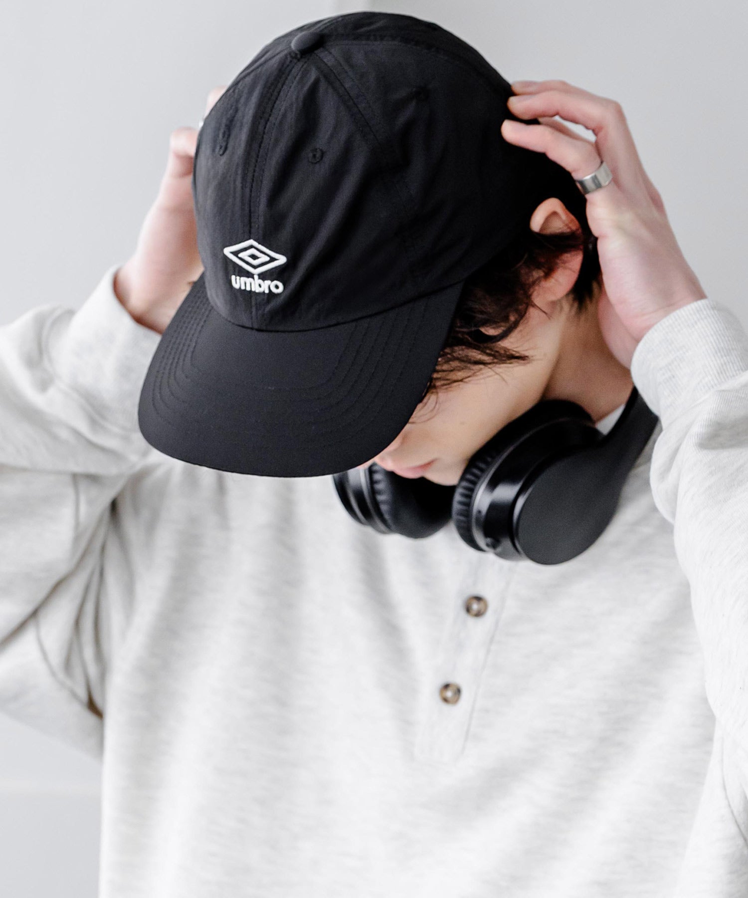ロッキーモンロー Rocky Monroe UMBRO アンブロ 別注 ベースボールキャップ ローキャップ バンジーキャップ メンズ レディース 帽子 ナイロン 無地 アウトドア スポーツ 15351 （チャコール） チャコール