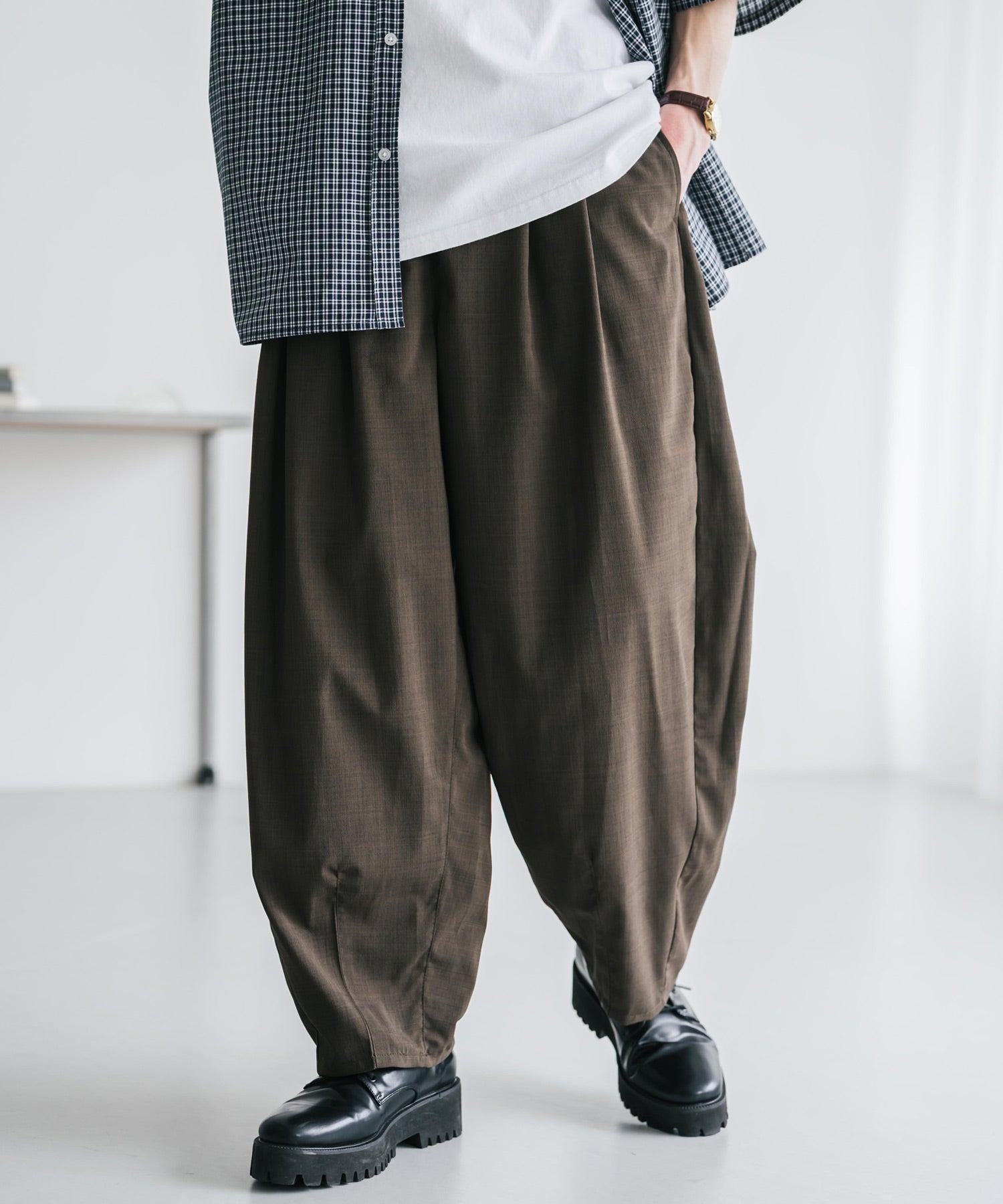ロッキーモンロー Rocky Monroe バルーンパンツ カーブ バレル 接触冷感 メンズ ワイド イージー テーパード リラックス タック リネンライク 吸水速乾 ストレッチ ひんやり 軽い 15481 （ブラウン） ブラウン