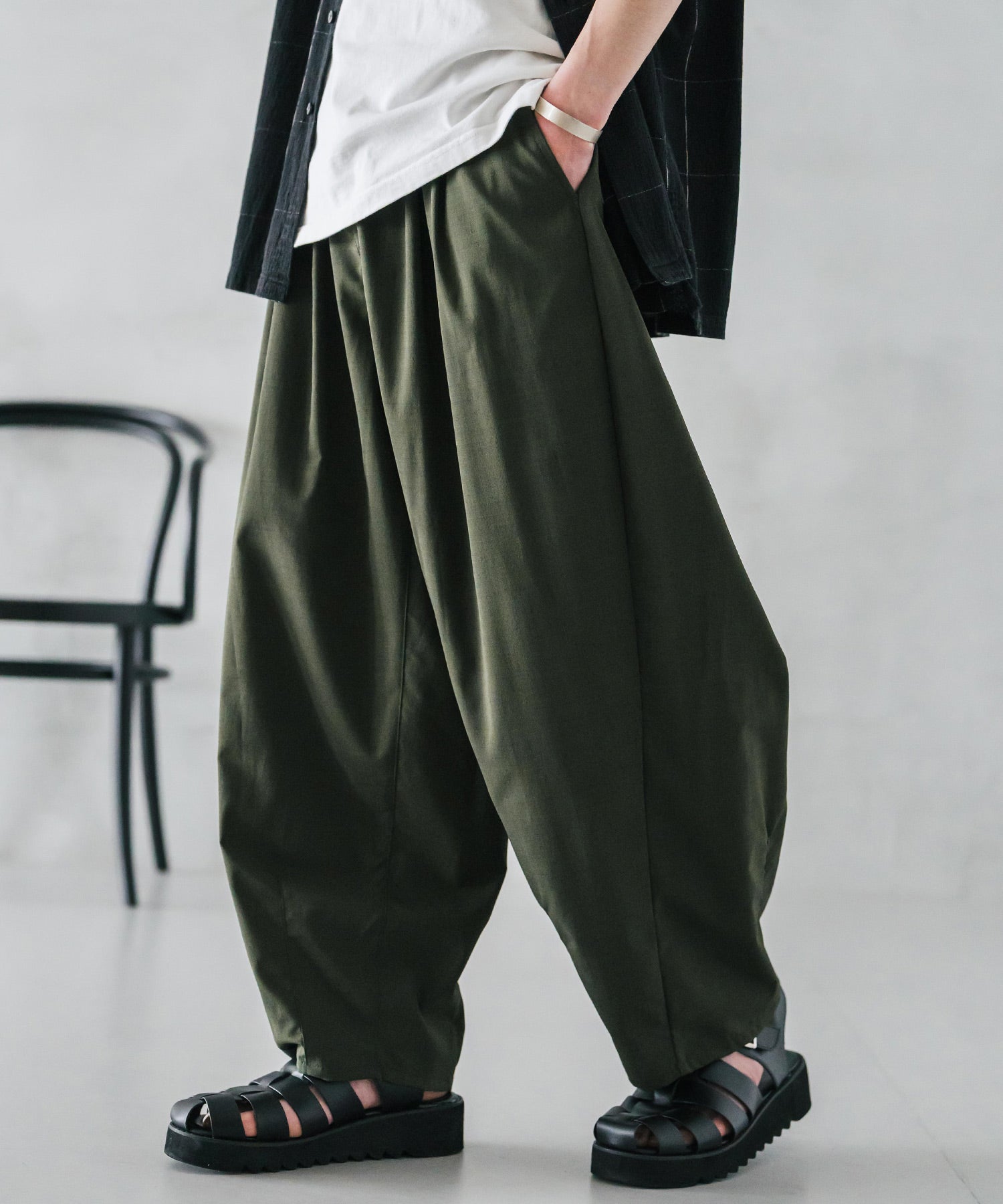 ロッキーモンロー Rocky Monroe バルーンパンツ カーブ バレル 接触冷感 メンズ ワイド イージー テーパード リラックス タック リネンライク 吸水速乾 ストレッチ ひんやり 軽い 15481 （カーキ） カーキ