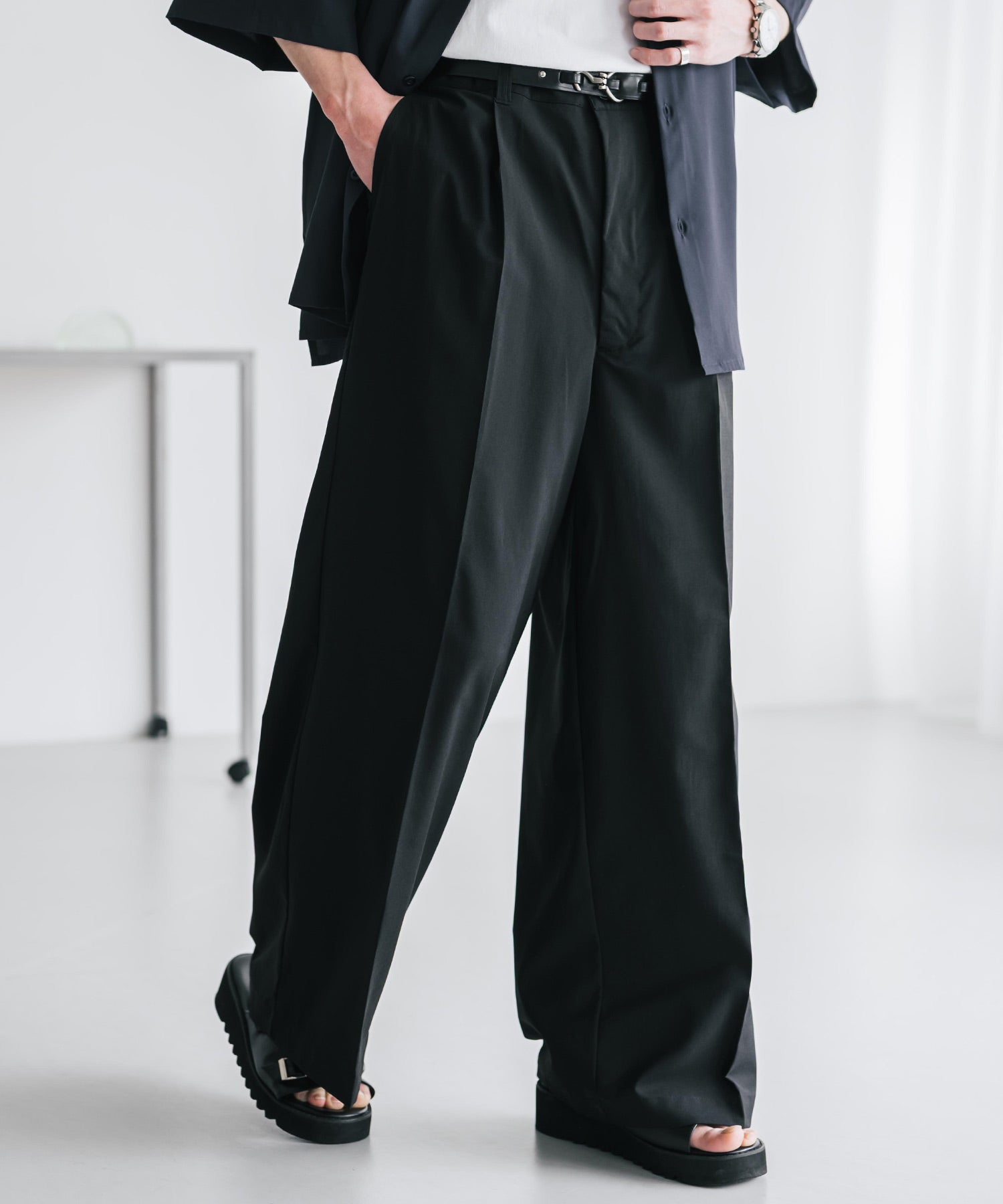 ロッキーモンロー Rocky Monroe スラックス ワイドパンツ 接触冷感 メンズ ストレート イージー ルーズ センタープレス ワンタック バックシャーリング リネンライク 多機能 ストレッチ 15483 （ブルーグリーン） ブルーグリーン