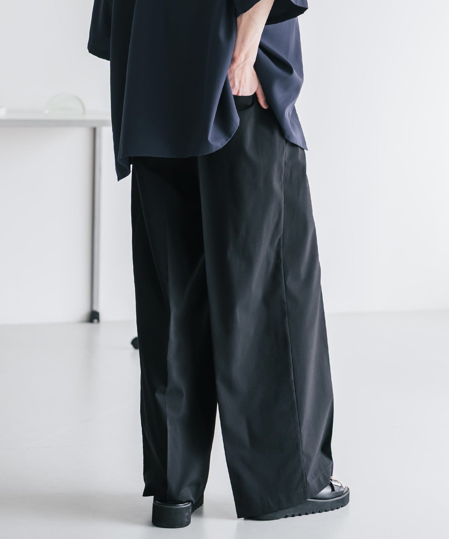 ロッキーモンロー Rocky Monroe スラックス ワイドパンツ 接触冷感 メンズ ストレート イージー ルーズ センタープレス ワンタック バックシャーリング リネンライク 多機能 ストレッチ 15483 （ブルーグリーン） ブルーグリーン