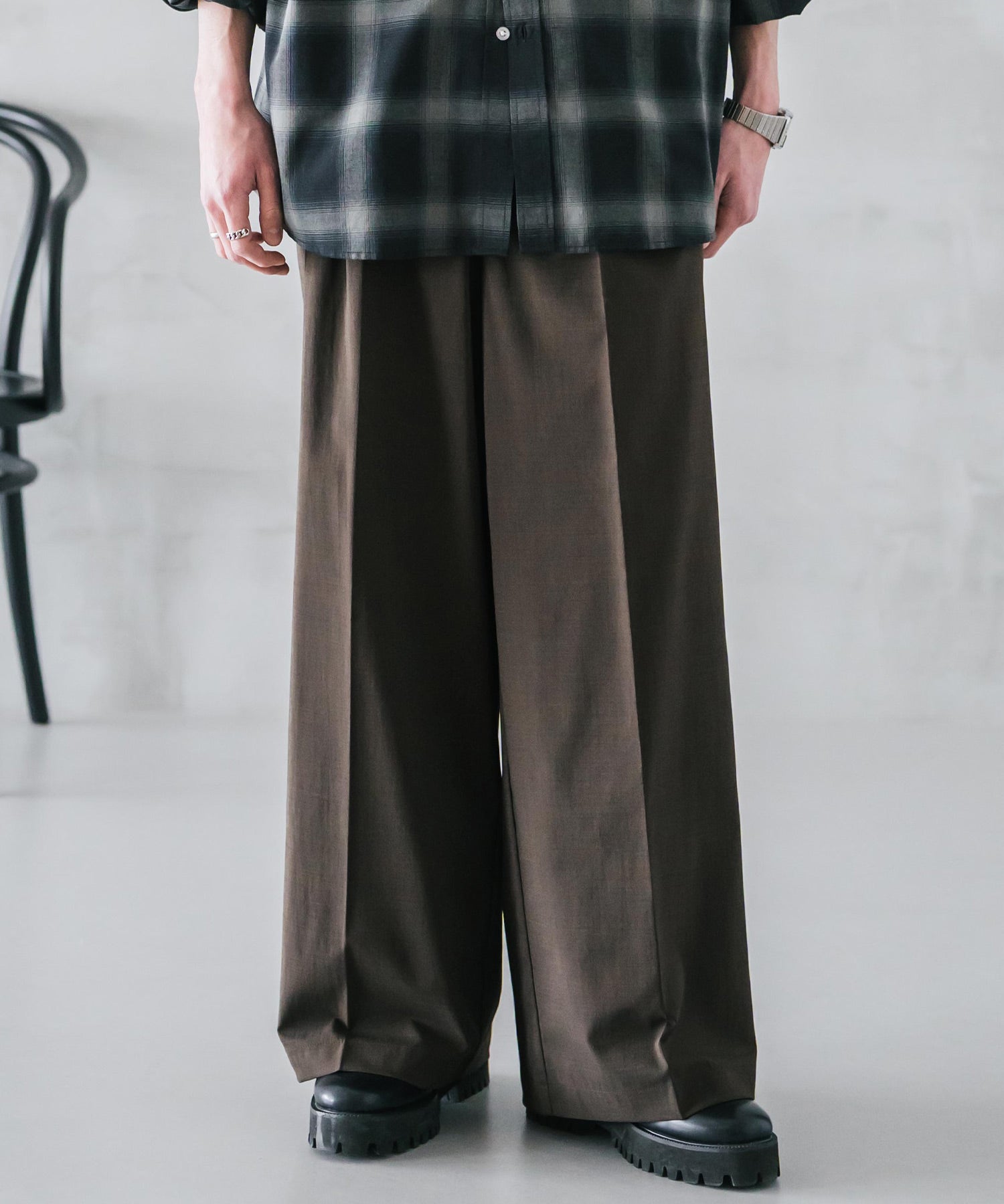 ロッキーモンロー Rocky Monroe スラックス ワイドパンツ 接触冷感 メンズ ストレート イージー ルーズ センタープレス ワンタック バックシャーリング リネンライク 多機能 ストレッチ 15483 （ブルーグリーン） ブルーグリーン