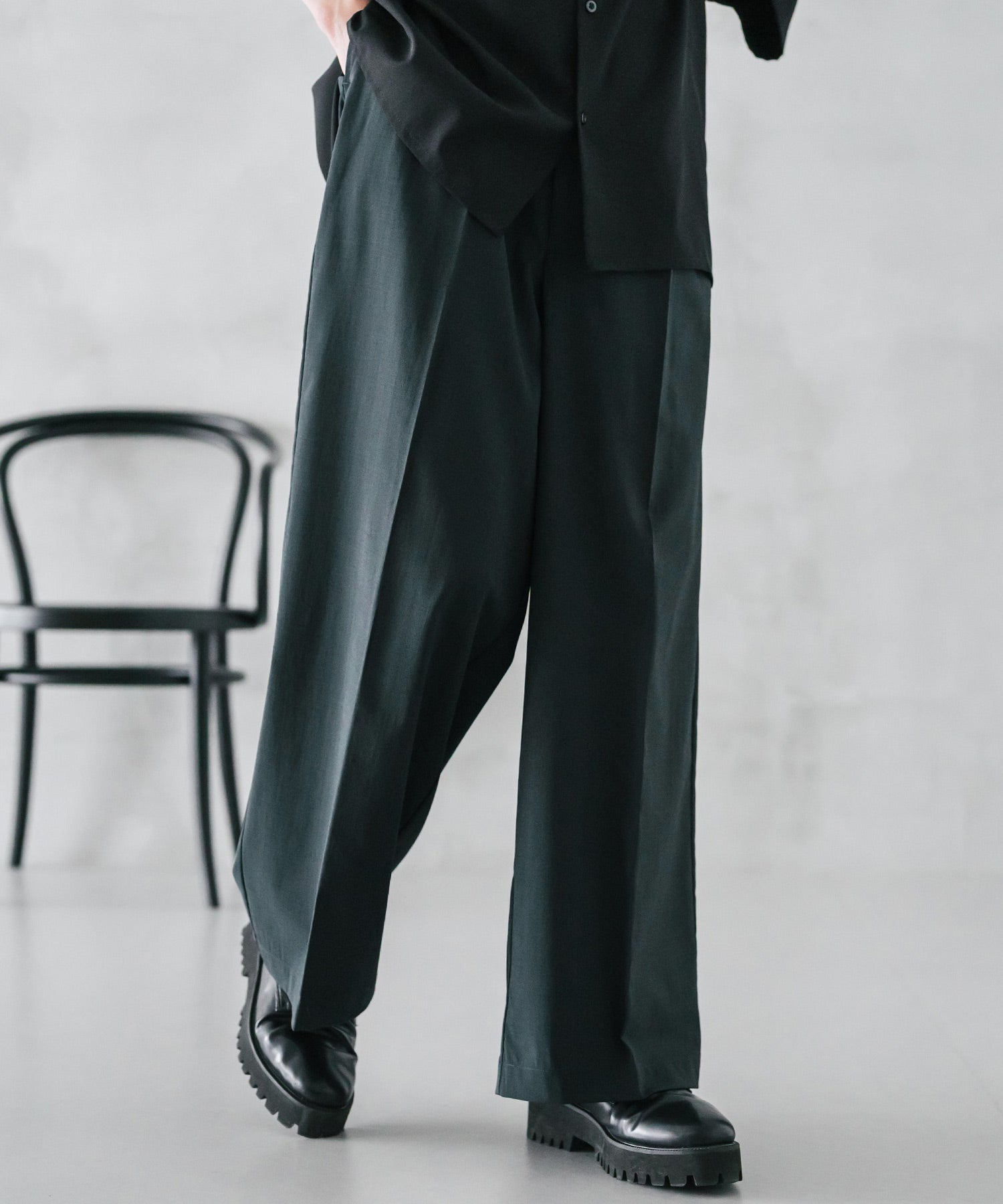 ロッキーモンロー Rocky Monroe スラックス ワイドパンツ 接触冷感 メンズ ストレート イージー ルーズ センタープレス ワンタック バックシャーリング リネンライク 多機能 ストレッチ 15483 （ブルーグリーン） ブルーグリーン