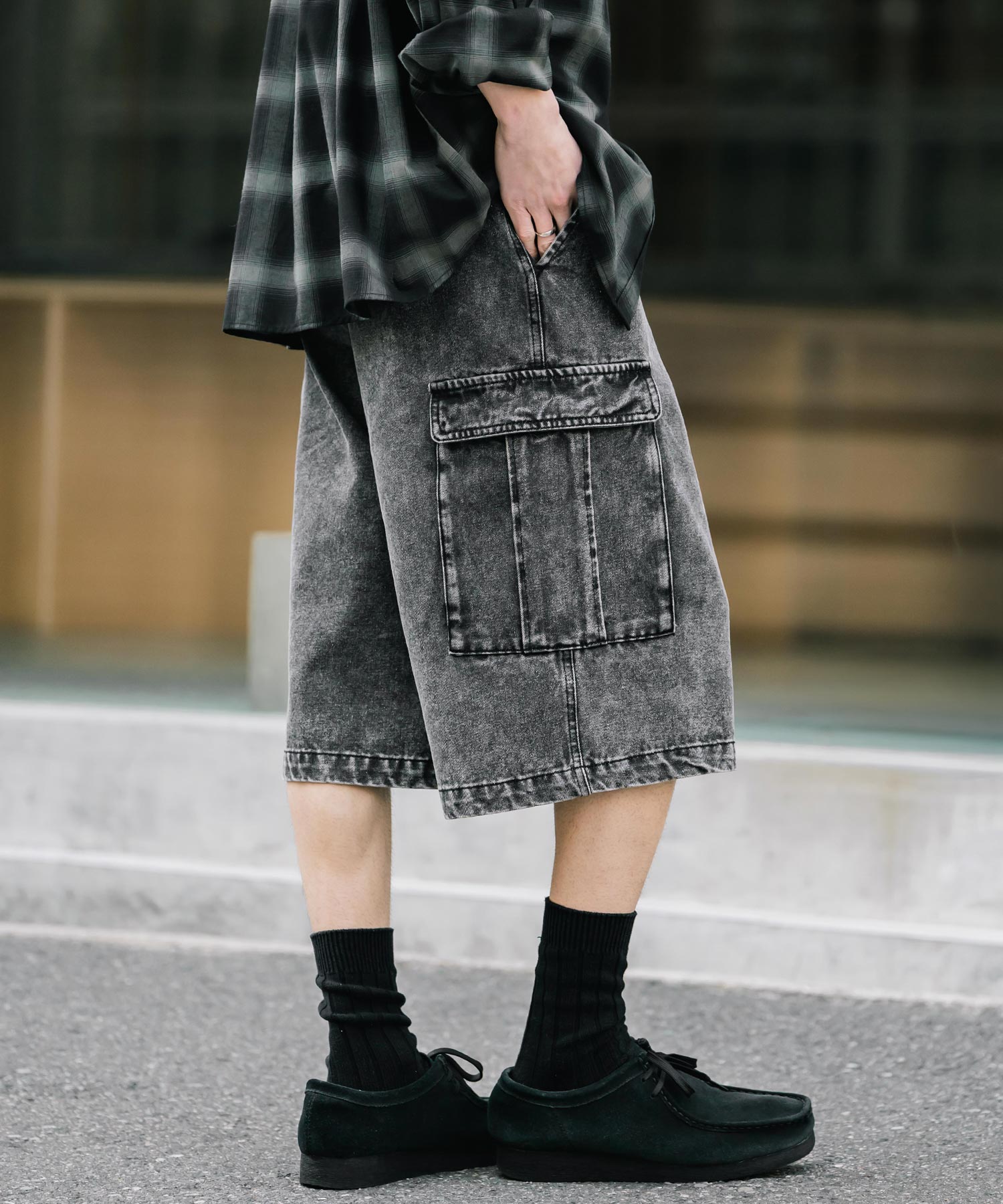 ロッキーモンロー Rocky Monroe カーゴパンツ デニム ハーフ メンズ レディース ショートパンツ ワイド 短パン 膝下 半パン ケミカルウォッシュ オーバーダイ リラックス ゆったり 15382 （ブラックケミカル） ブラックケミカル