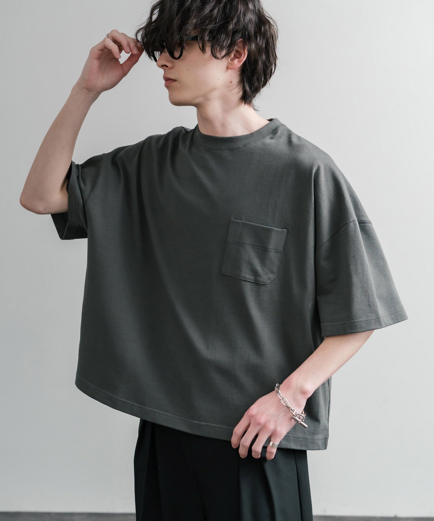 ロッキーモンロー Rocky Monroe Tシャツ メンズ カットソー クロップド ボックスシルエット オーバーサイズ グラスポケット 日本製 Upscape Audience  AUD6654 15873 （スミクロ） スミクロ