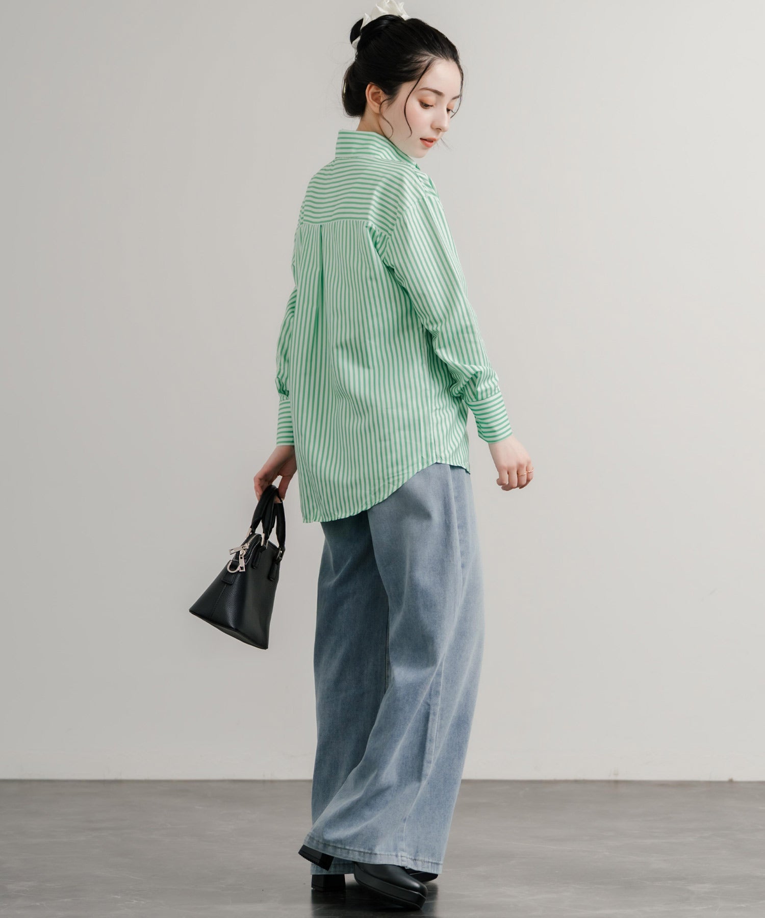 ロッキーモンロー Rocky Monroe ストライプシャツ 長袖 レディース ルーズ リラックス ゆったり センターボックス レギュラーカラー 胸ポケット 羽織り シンプル カジュアル 14805 （ネイビー） ネイビー