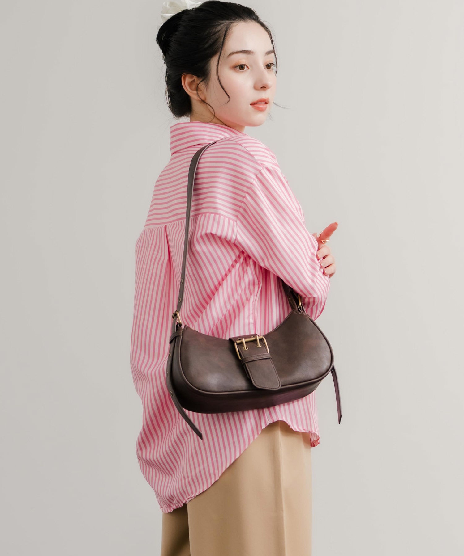 ロッキーモンロー Rocky Monroe ストライプシャツ 長袖 レディース ルーズ リラックス ゆったり センターボックス レギュラーカラー 胸ポケット 羽織り シンプル カジュアル 14805 （ネイビー） ネイビー