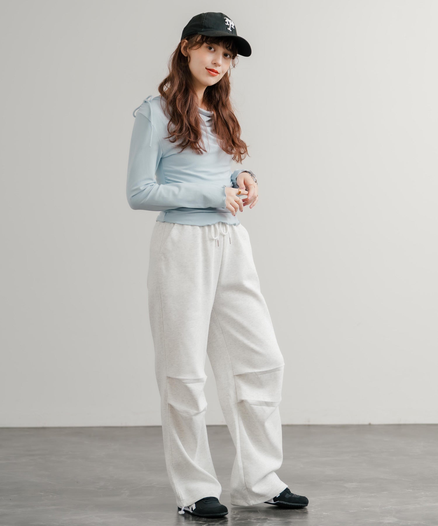 ロッキーモンロー Rocky Monroe Tシャツ 長袖 無地 レディース カットソー オフショル 肌見せ メロウ ドレープ リボン 肩リボン フィット タイト ストレッチ 薄手 韓国 14924 （ブルー） ブルー