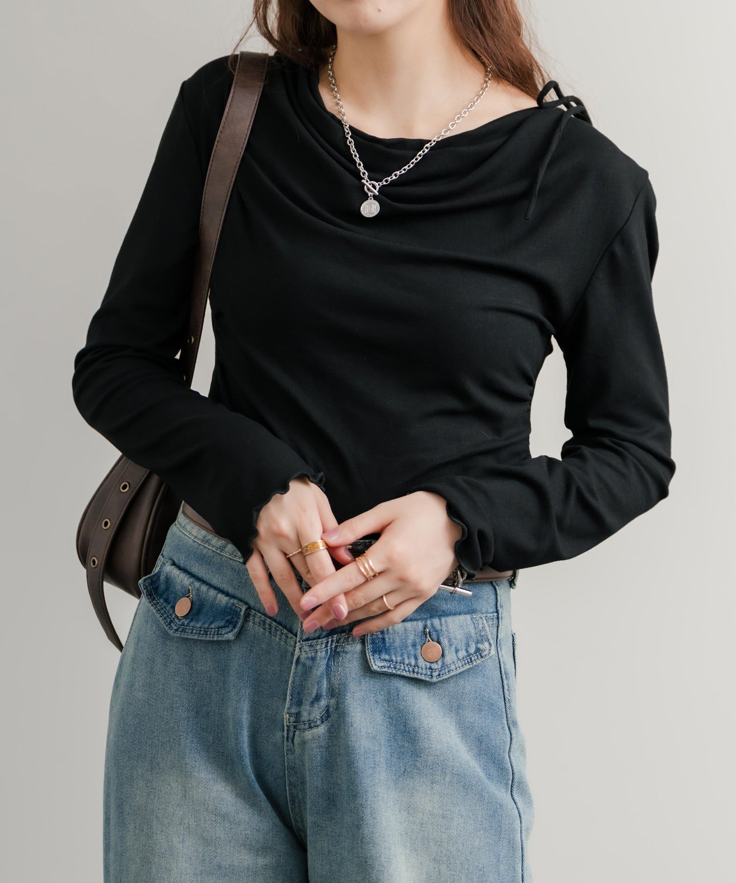 ロッキーモンロー Rocky Monroe Tシャツ 長袖 無地 レディース カットソー オフショル 肌見せ メロウ ドレープ リボン 肩リボン フィット タイト ストレッチ 薄手 韓国 14924 （ブラック） ブラック