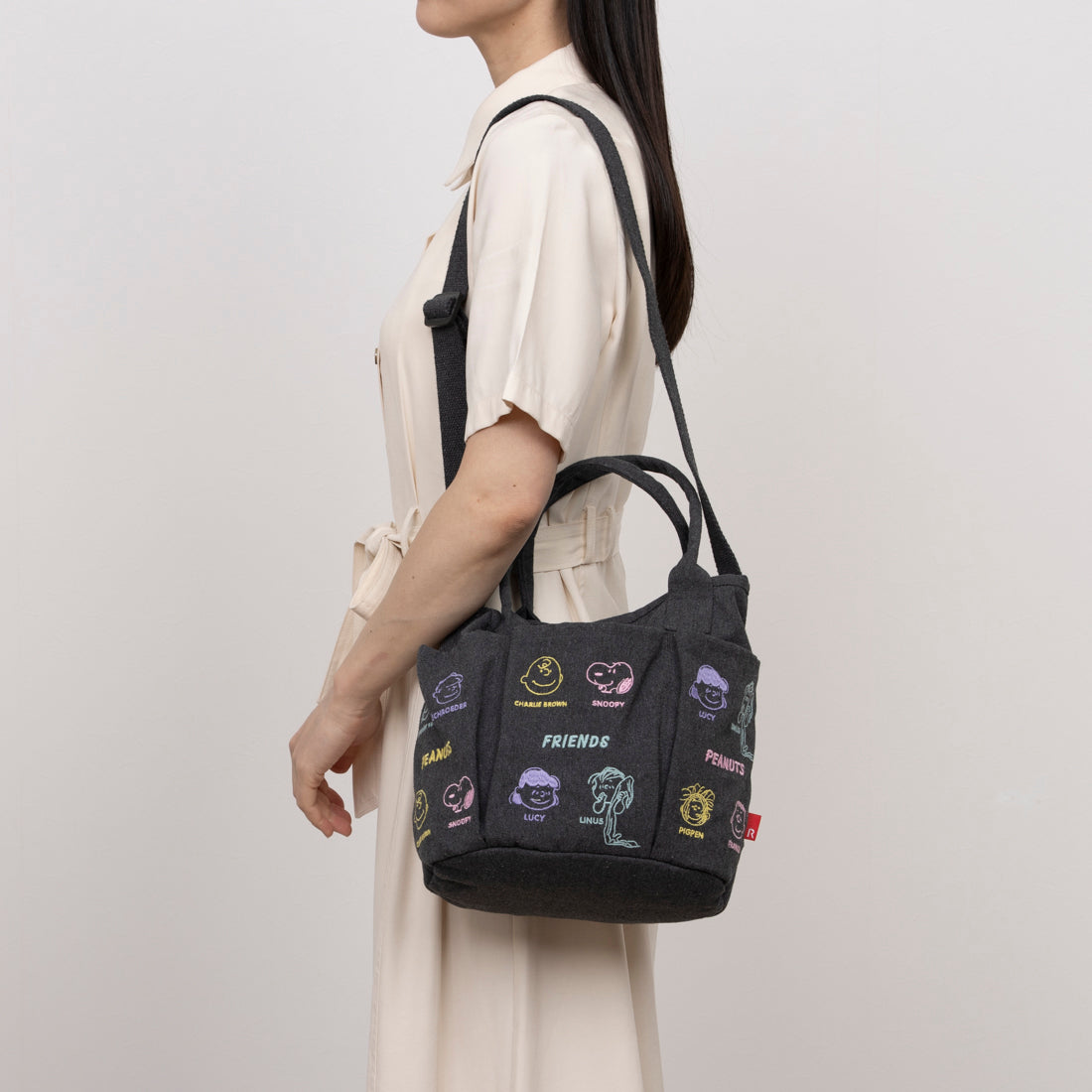 ルートート ROOTOTE スヌーピー 刺繍 ショルダー付 小さめ トートバッグ IP．デリ．ポケッツ．ピーナッツー0C 8421 （02 ダークグレー） 02 ダークグレー