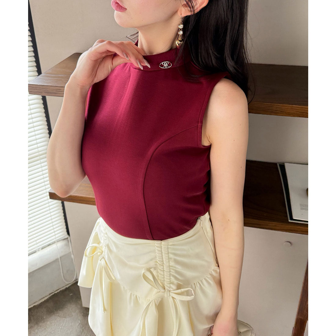 ロイヤルパーティー ROYAL PARTY プレート付プチハイノースリーブカットトップス （ボルドー） ボルドー