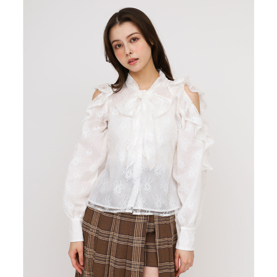 ロイヤルパーティー ROYAL PARTY レースコールドショルダーリボンブラウス （オフホワイト） オフホワイト