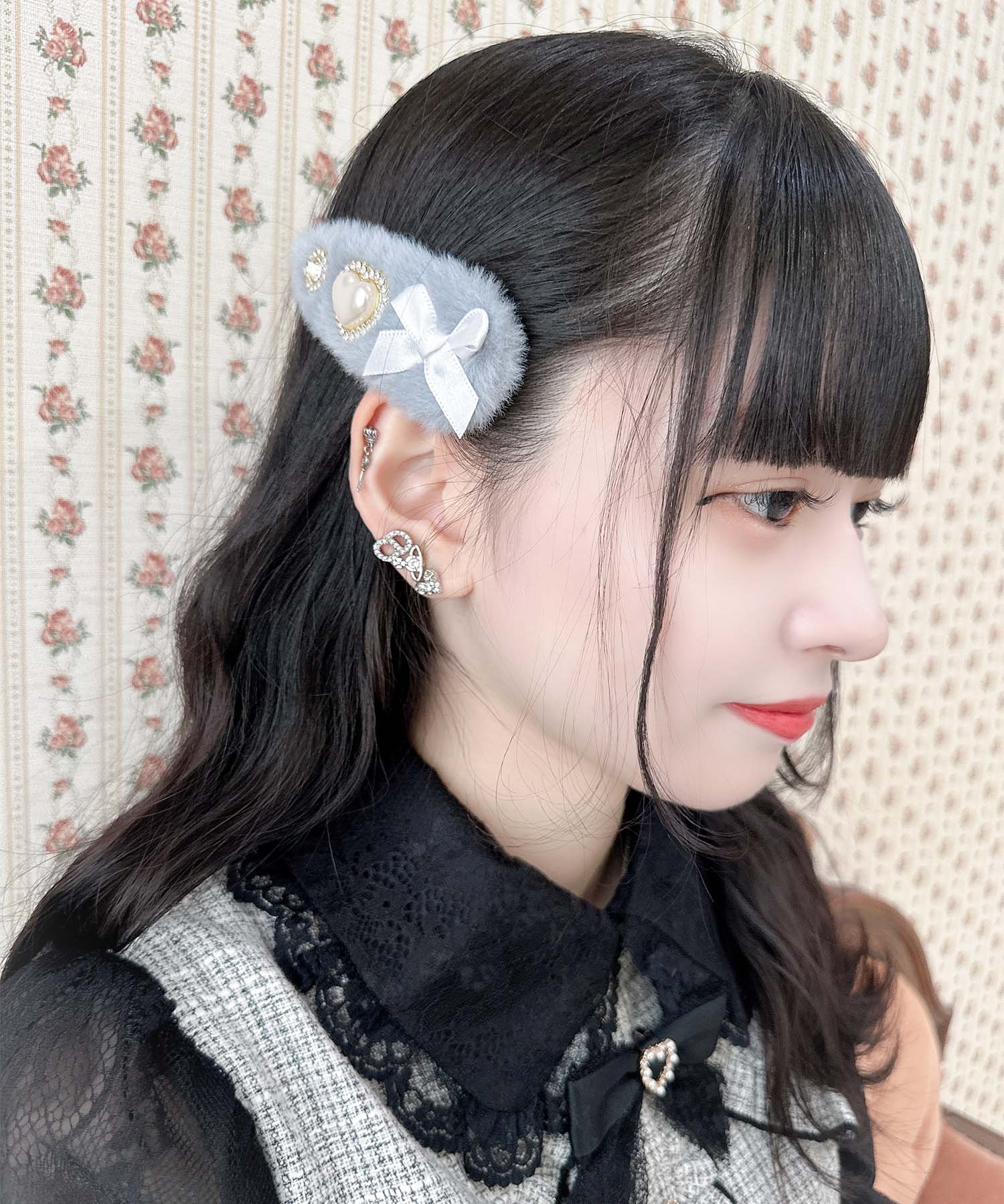 ROJITA 蓬鬆毛皮夾帶絲帶