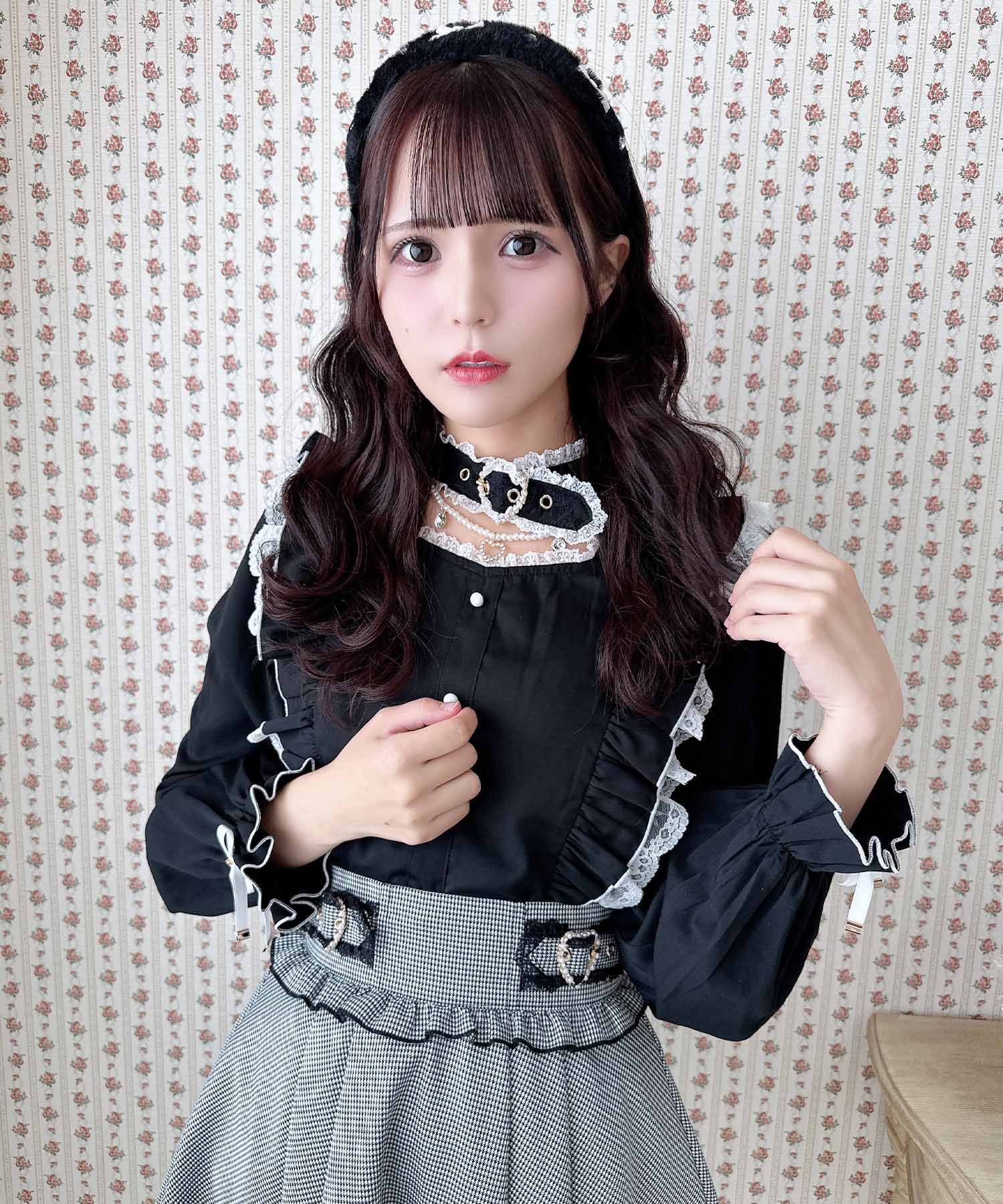 ロジータ ROJITA ハートバックルチェーン付き長袖ブラウス