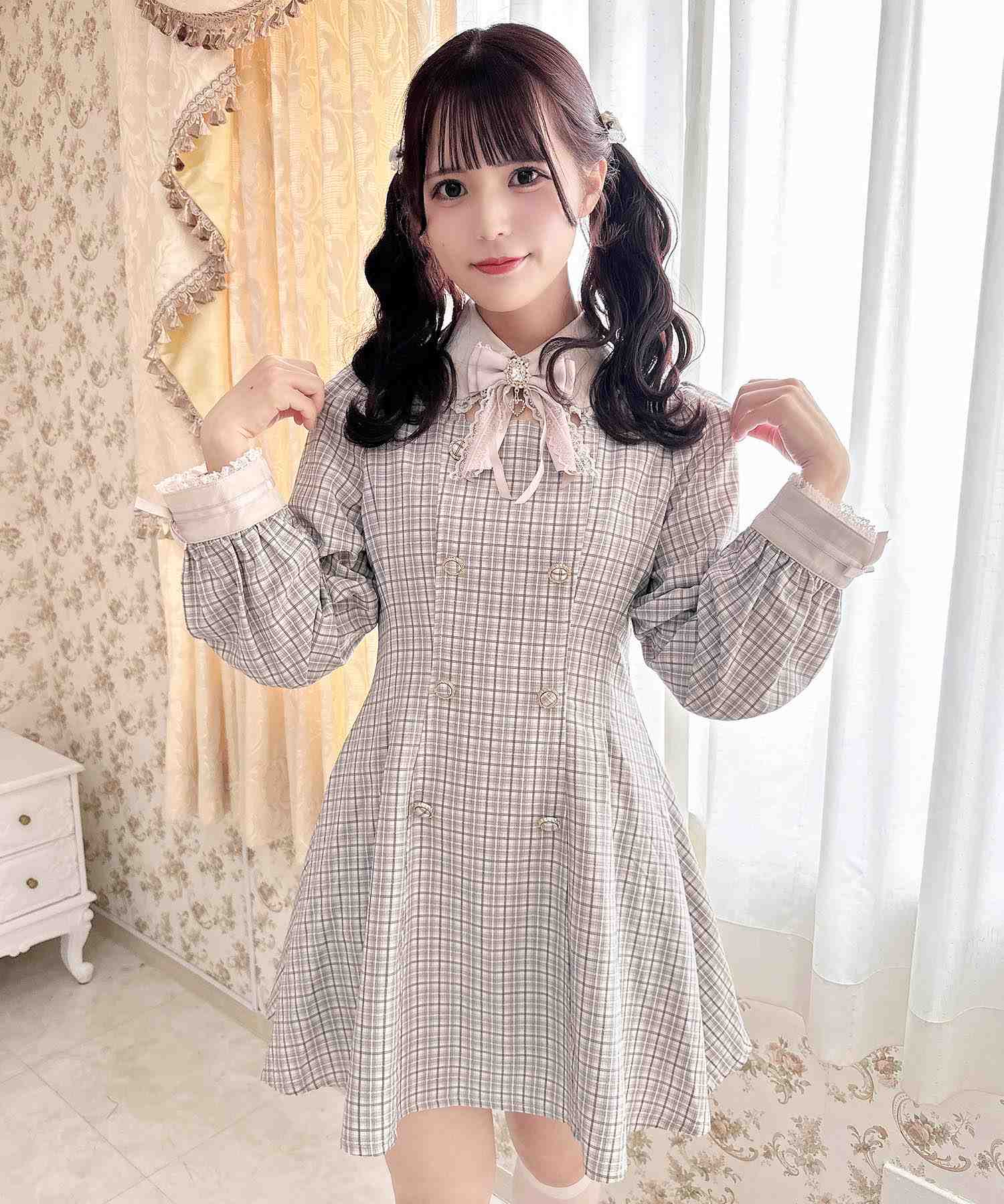 ロジータ ROJITA リボンブローチ付きケープワンピース