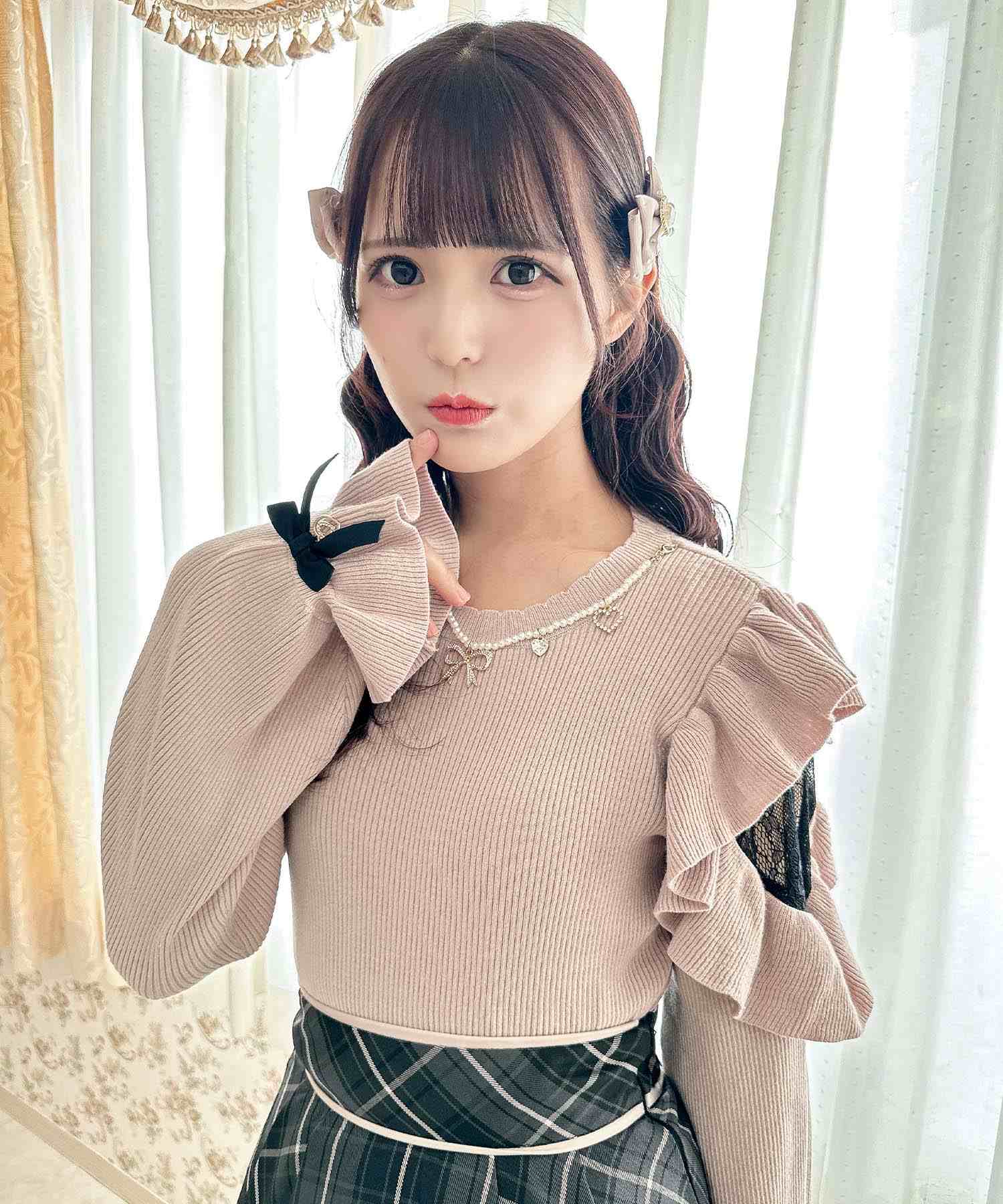 ロジータ ROJITA ネックレス付肩ボリュームフリルニットトップス （ピンク） ピンク