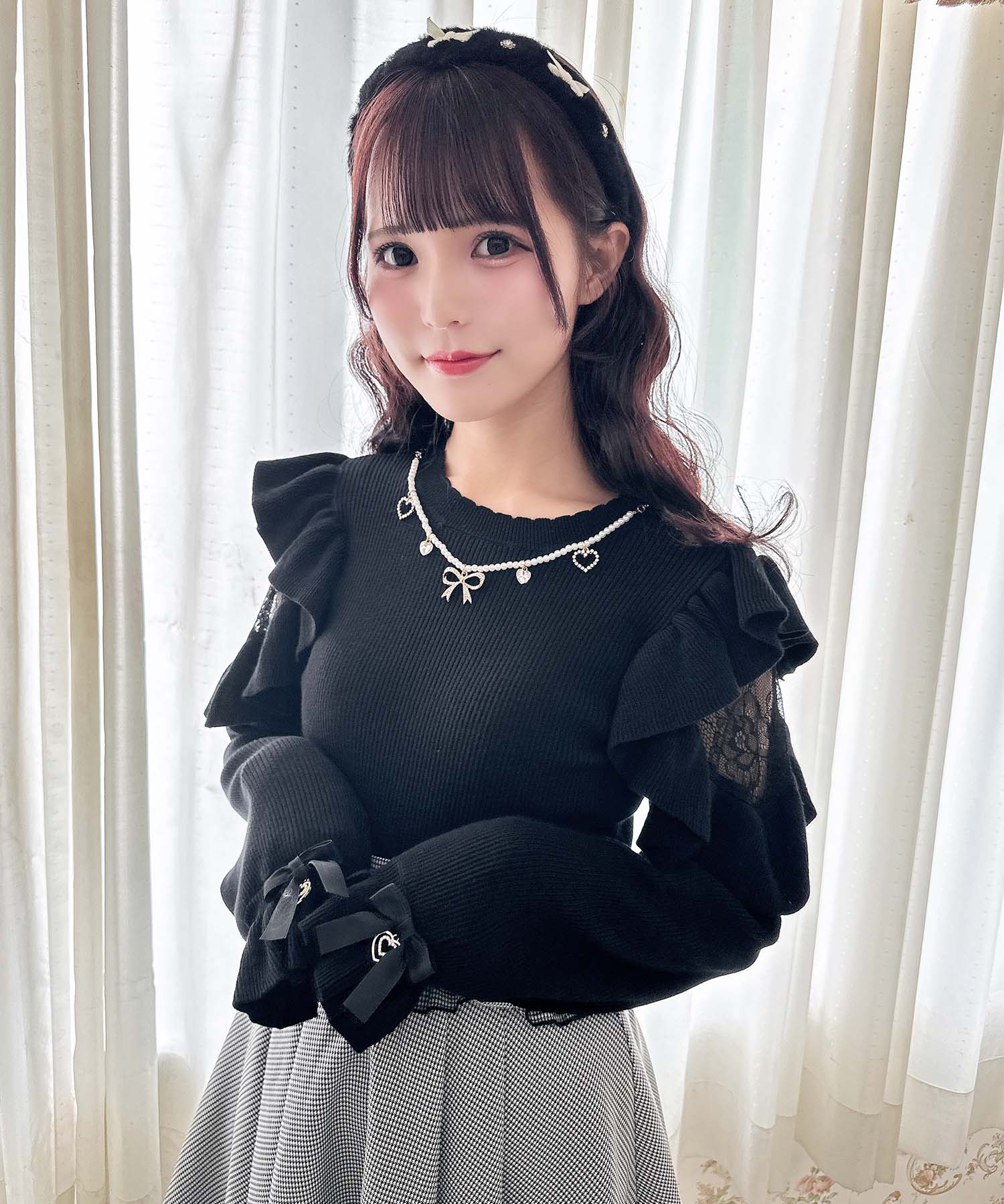 ロジータ ROJITA ネックレス付肩ボリュームフリルニットトップス （ブラック） ブラック