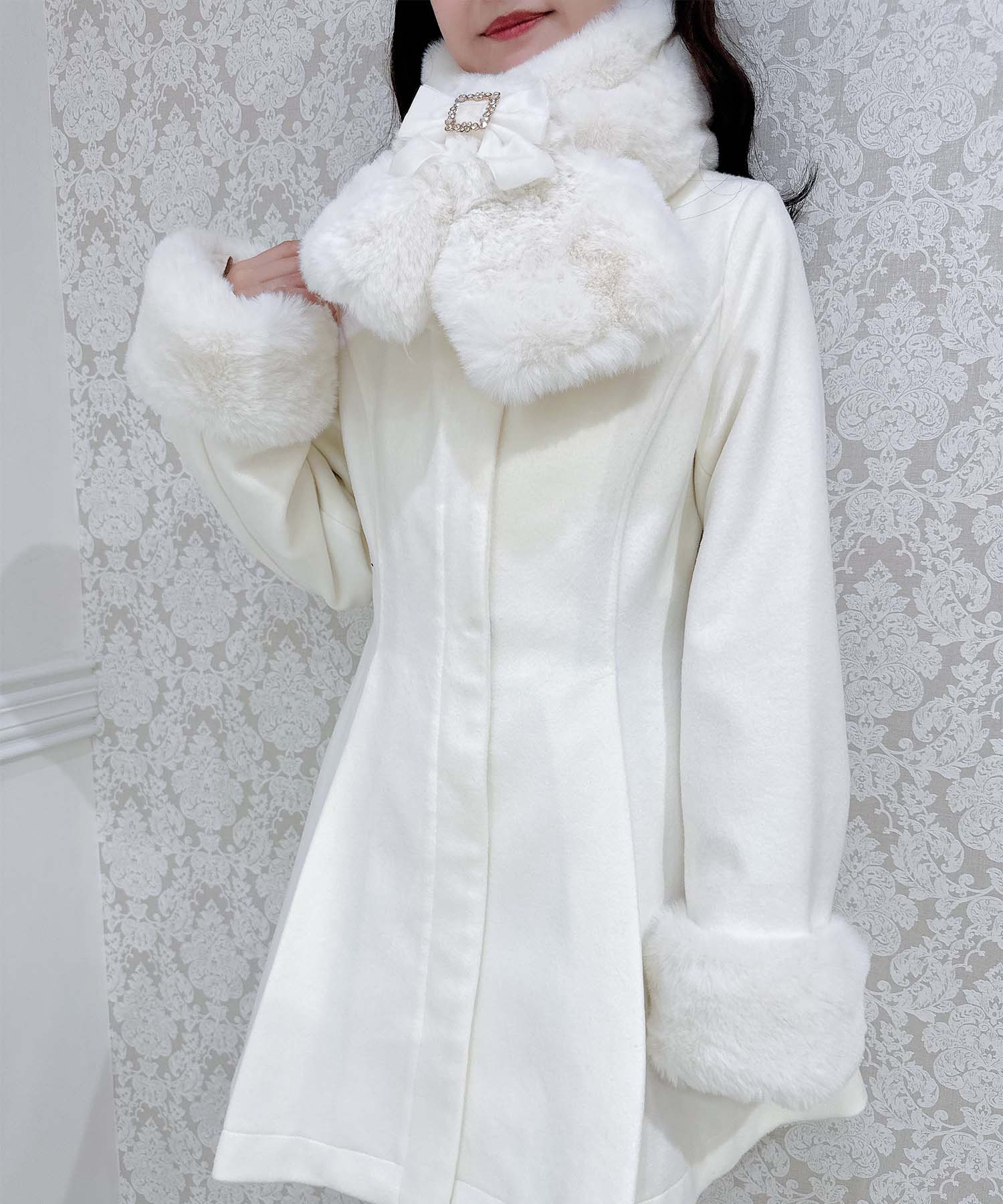 ロジータ ROJITA ファーティペット付きトリプルリボンコート