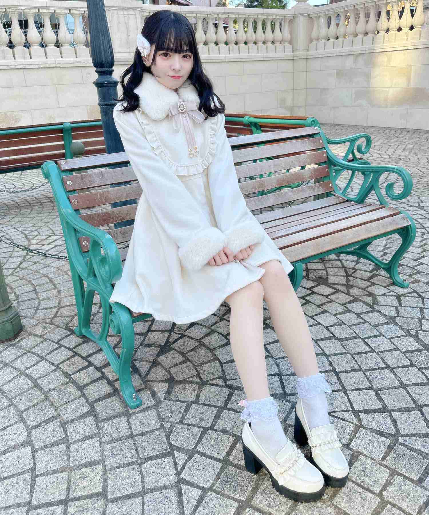 ロジータ ROJITA ブローチ付ドーリーコート