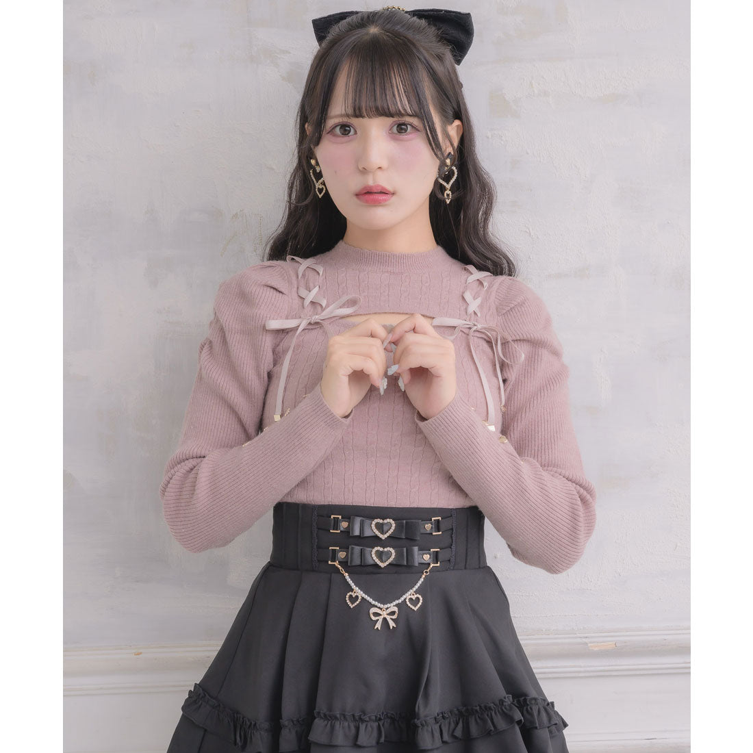 ロジータ ROJITA レースアップデコルテ開きケーブルニットトップス （ピンク） ピンク