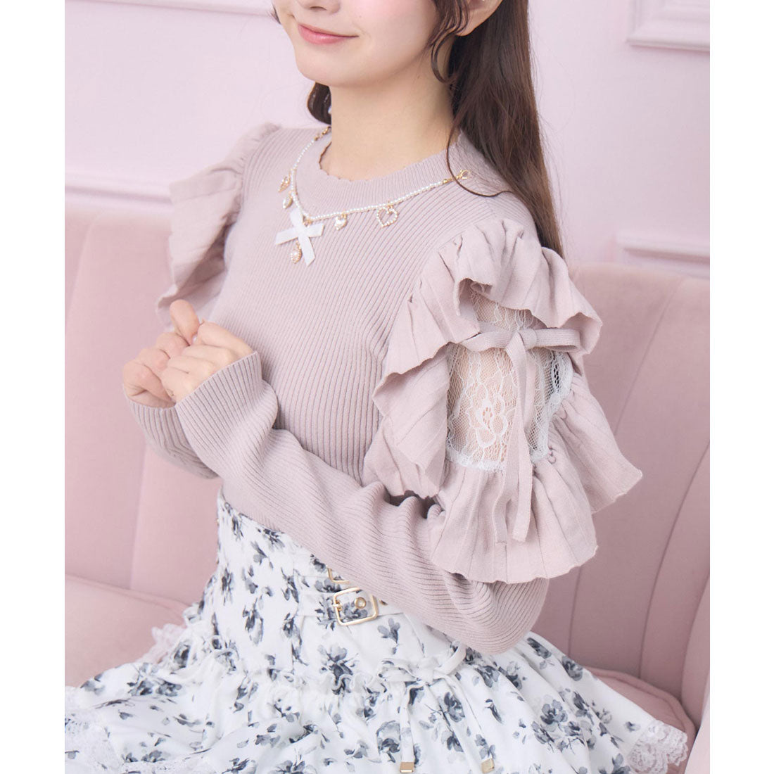 ロジータ ROJITA ネックレス付肩フリルニット （ピンク） ピンク