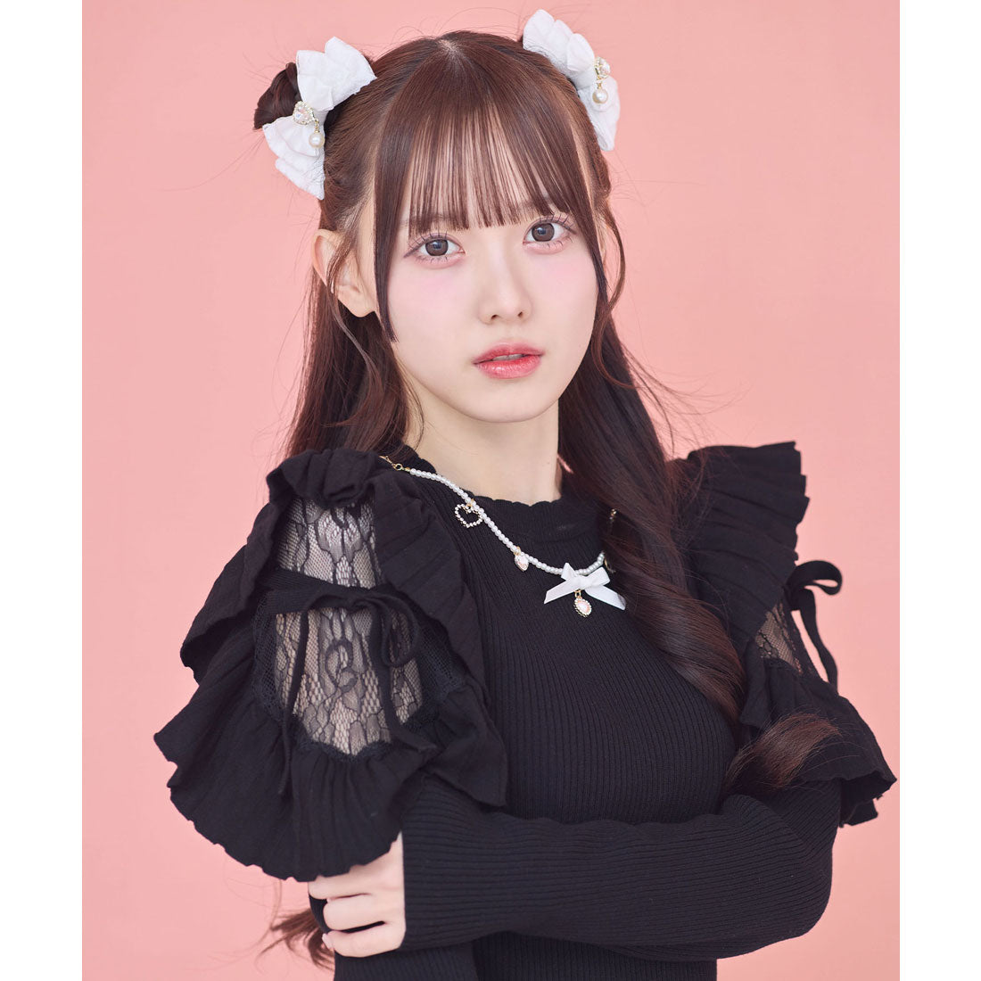 ロジータ ROJITA ネックレス付肩フリルニット （ブラック） ブラック
