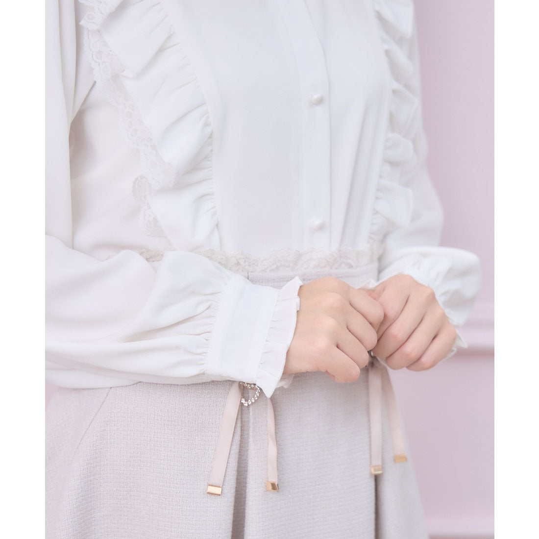 ロジータ ROJITA ハートバックルラッフルフリルブラウス （ホワイト） ホワイト