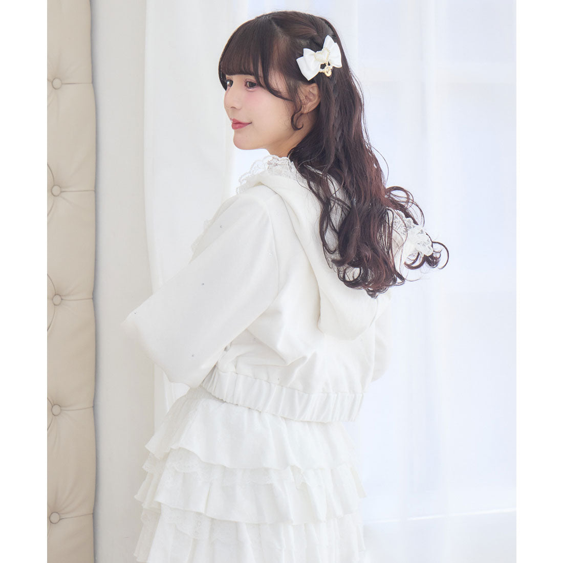 ロジータ ROJITA フリルショートパーカー （ホワイト） ホワイト