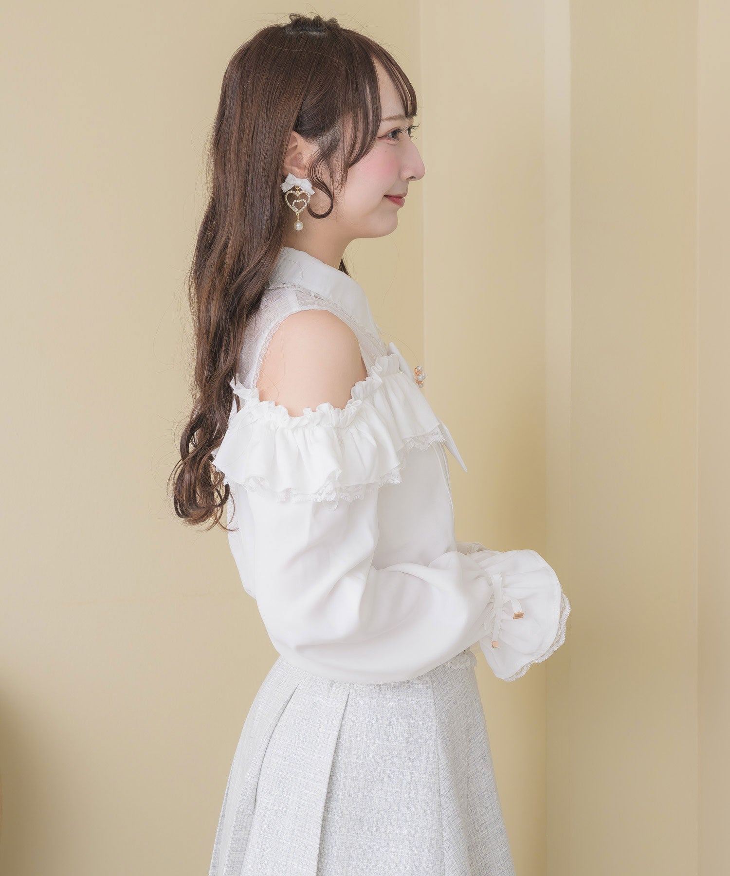 ロジータ ROJITA フロントレースアップ肩開きブラウス （ホワイト） ホワイト