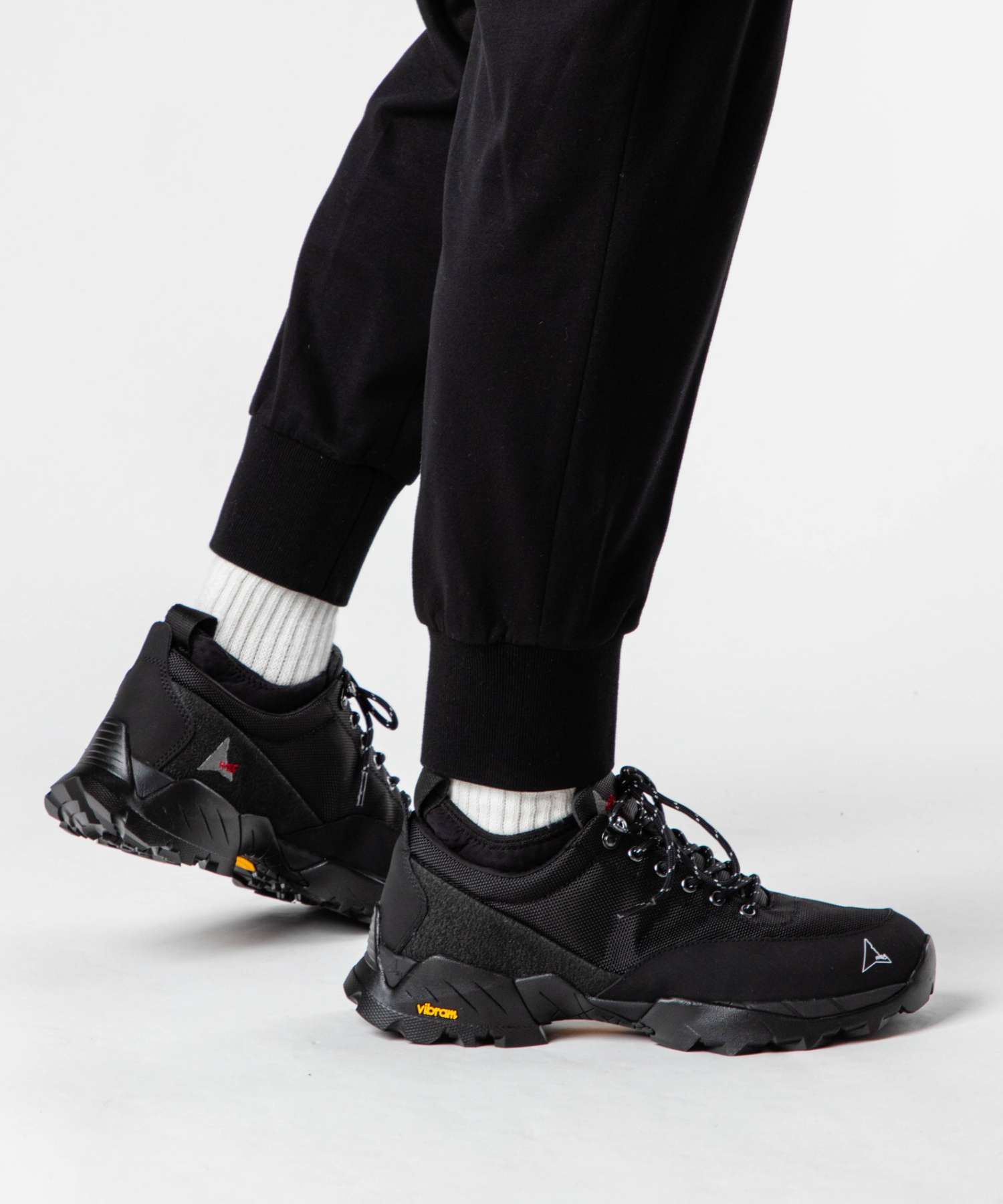 ロア ROA ロア ROA NFA10-001 スニーカー Neal メンズ シューズ ニール テクニカルシューズ カジュアル 靴 ロゴ ローカット Vibram ビブラムソール アウトドア （ブラック） ブラック