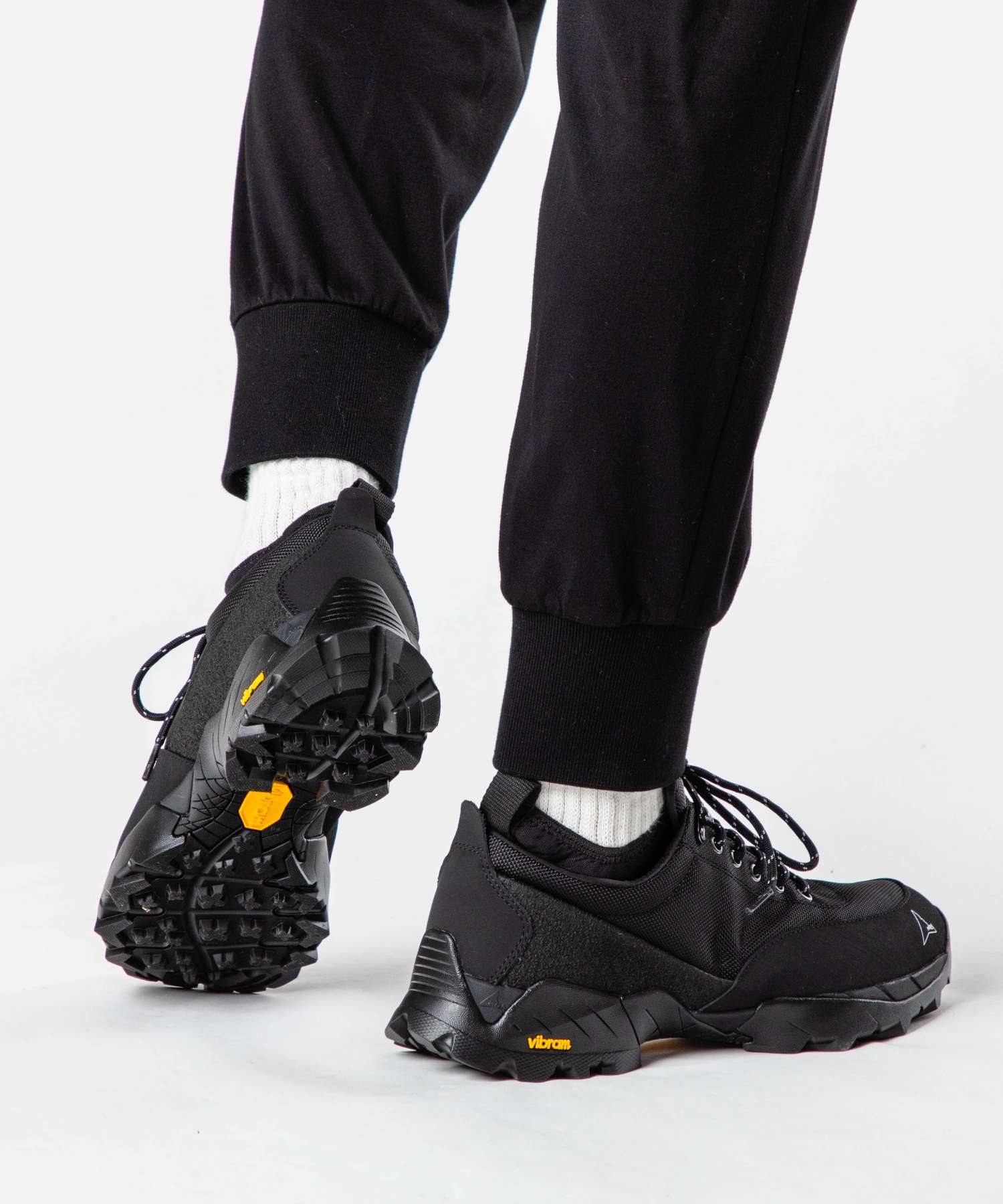 ロア ROA ロア ROA NFA10-001 スニーカー Neal メンズ シューズ ニール テクニカルシューズ カジュアル 靴 ロゴ ローカット Vibram ビブラムソール アウトドア （ブラック） ブラック