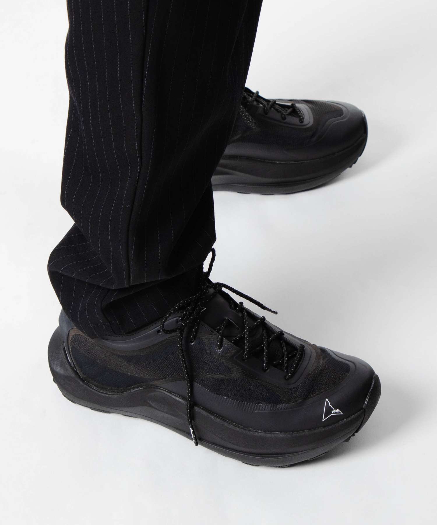 ロア ROA ロア ROA SELLA セラ NBUW121FA19 Vibram ビブラムソール トレッキング ハイキング スニーカー メンズ シューズ （BLACK/ブラック） BLACK/ブラック
