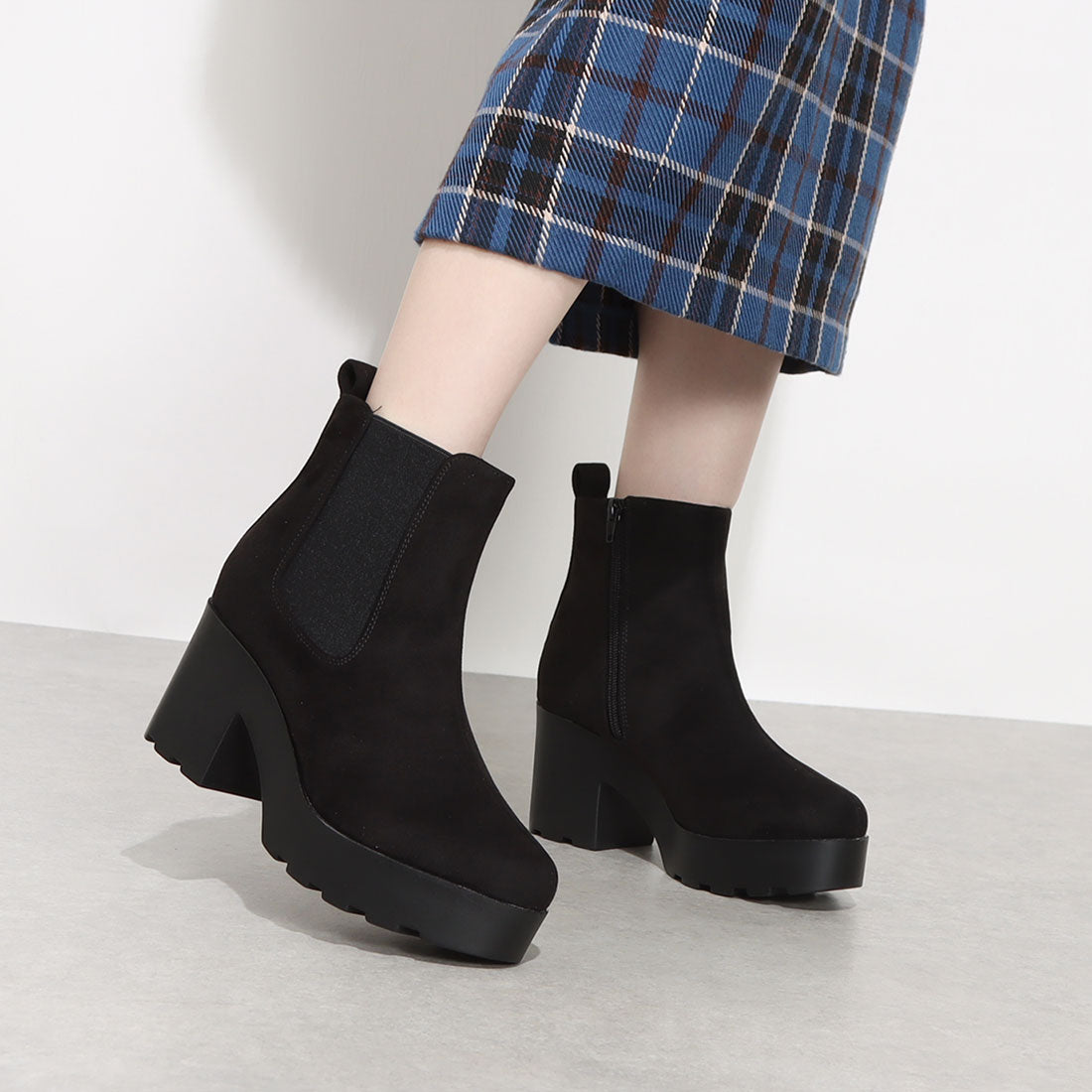 ルームナイン ROOM9 厚底 太ヒール サイドゴア ショートブーツ レディース 黒 トラックソール 大きいサイズ