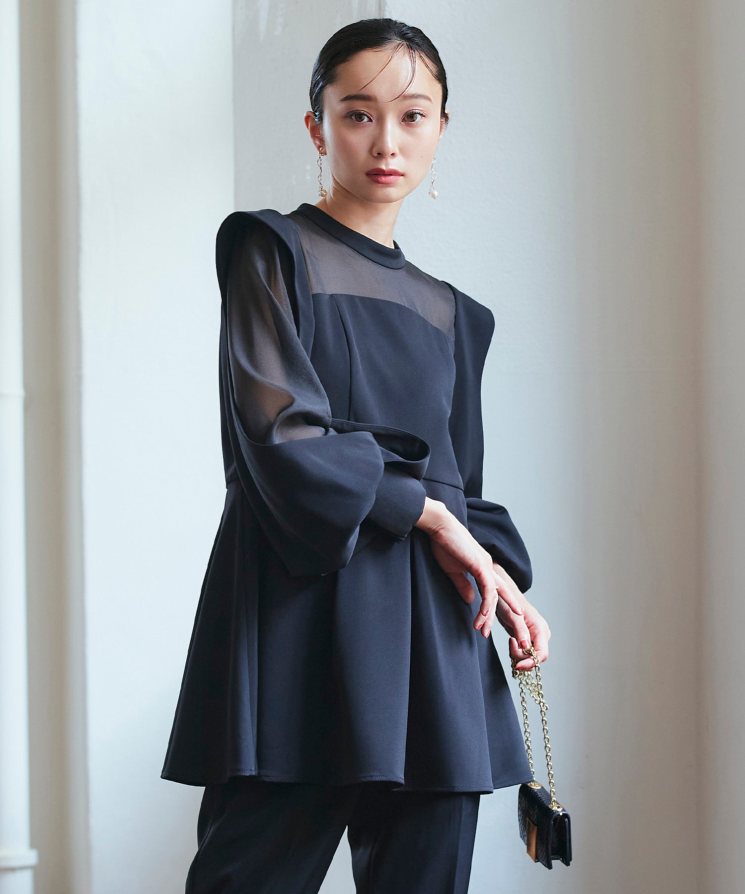 ルイルエブティック RUIRUE BOUTIQUE オケージョンドレス 結婚式 ｜ スリットスリーブペプラムトップス＆ テーパードパンツ セットアップ ｜ パーティードレス ワンピース ドレス フォーマル オケージョン お呼ばれ 美脚効果 （ブラック） ブラック